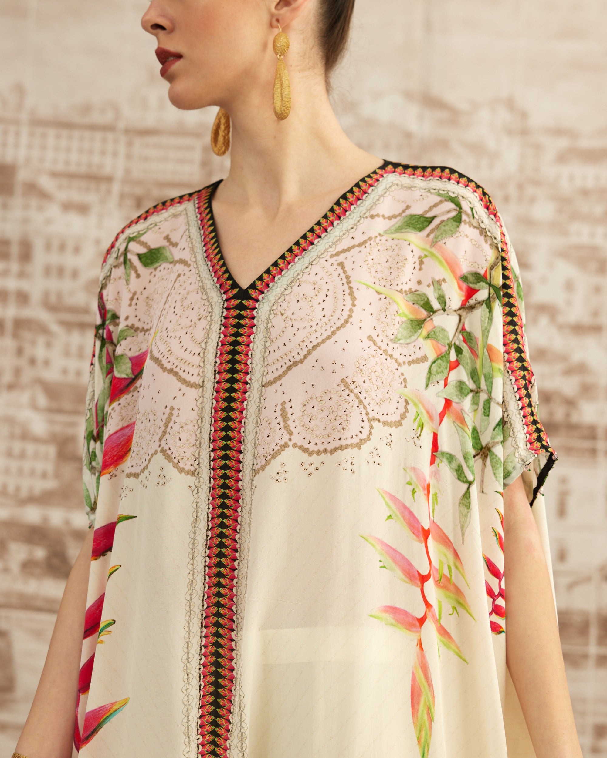 Love in Portofino (Heliconia) : Majida - Ivory