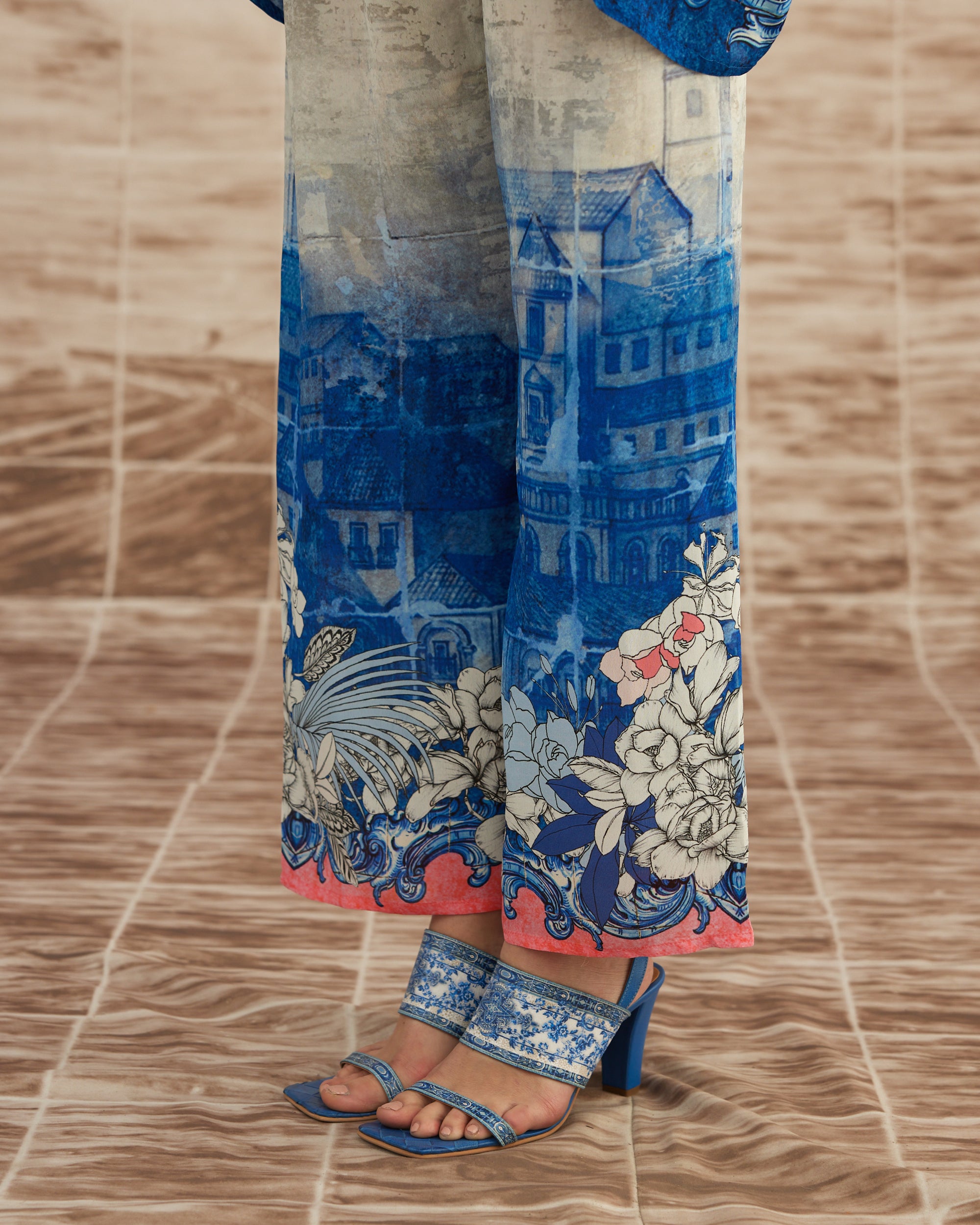 Love in Portofino (Portofino) : Chanel - Blue/Coral
