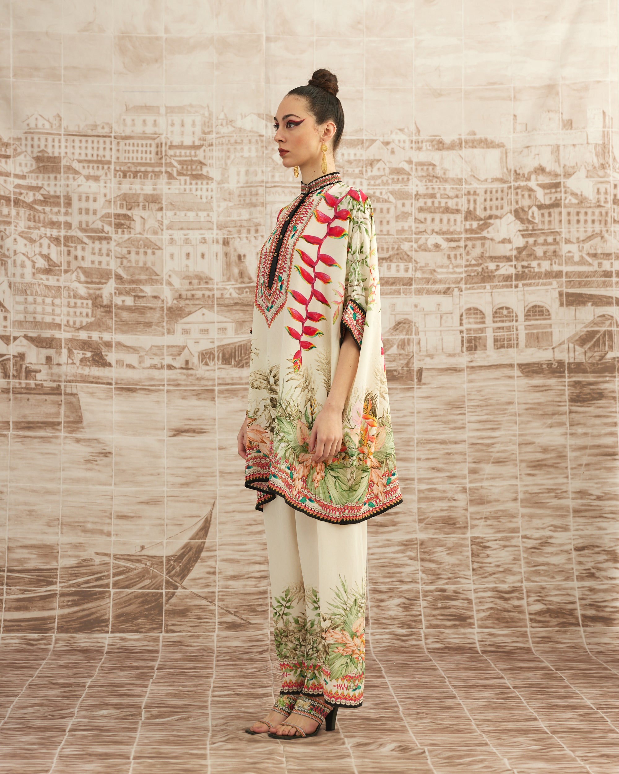 Love in Portofino (Heliconia) : Chanel 36" - Ivory