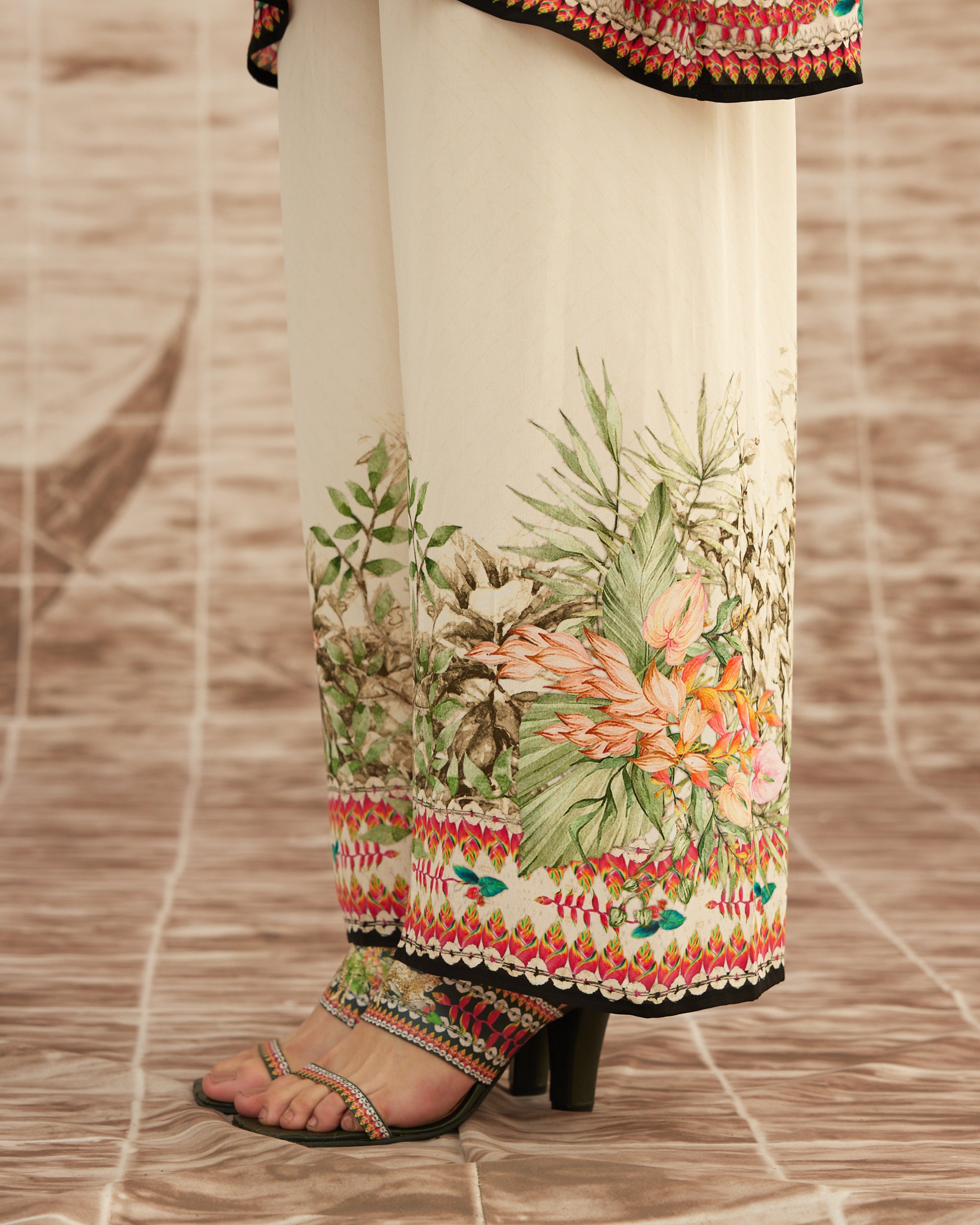 Love in Portofino (Heliconia) : Chanel 36" - Ivory