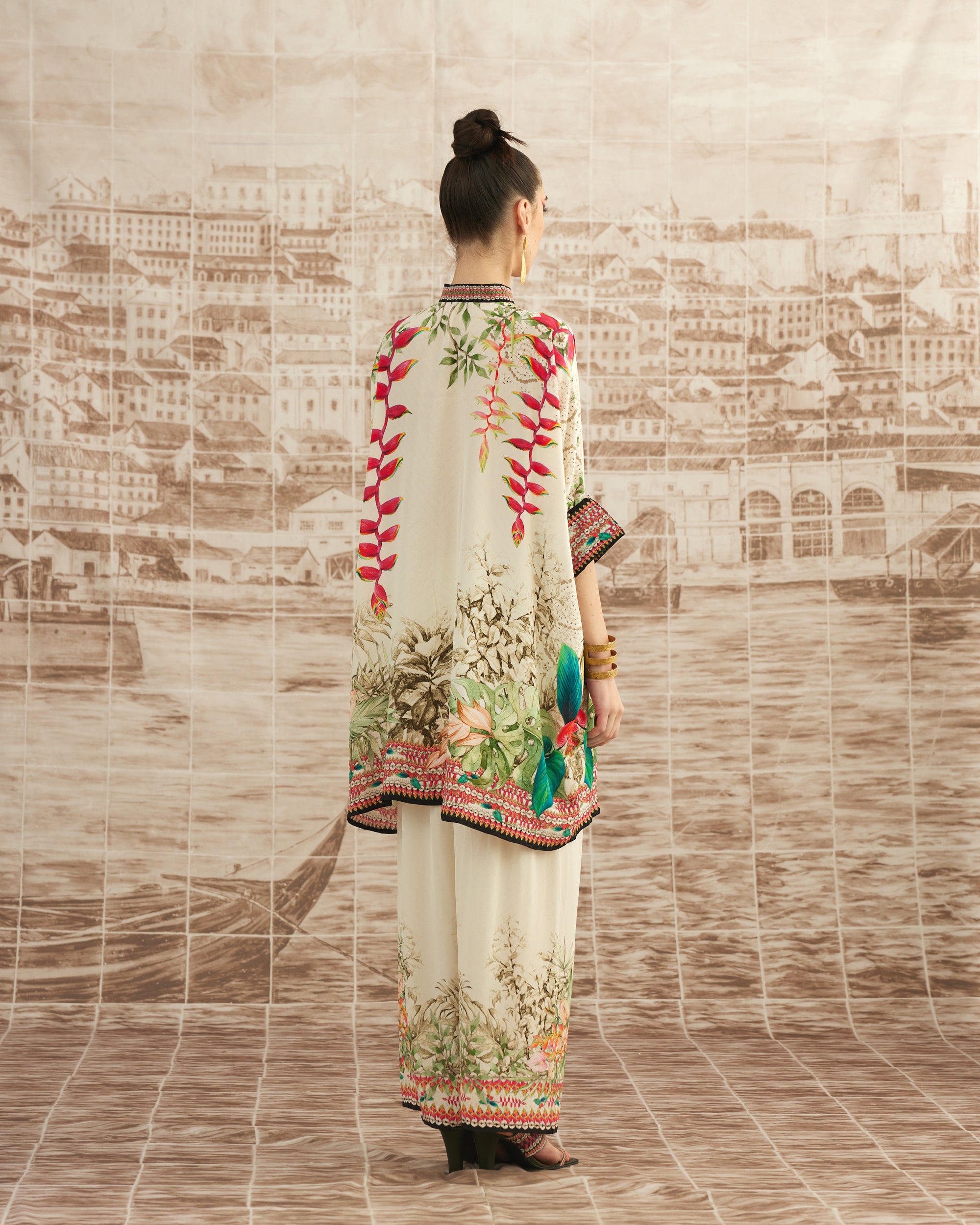 Love in Portofino (Heliconia) : Chanel 36" - Ivory