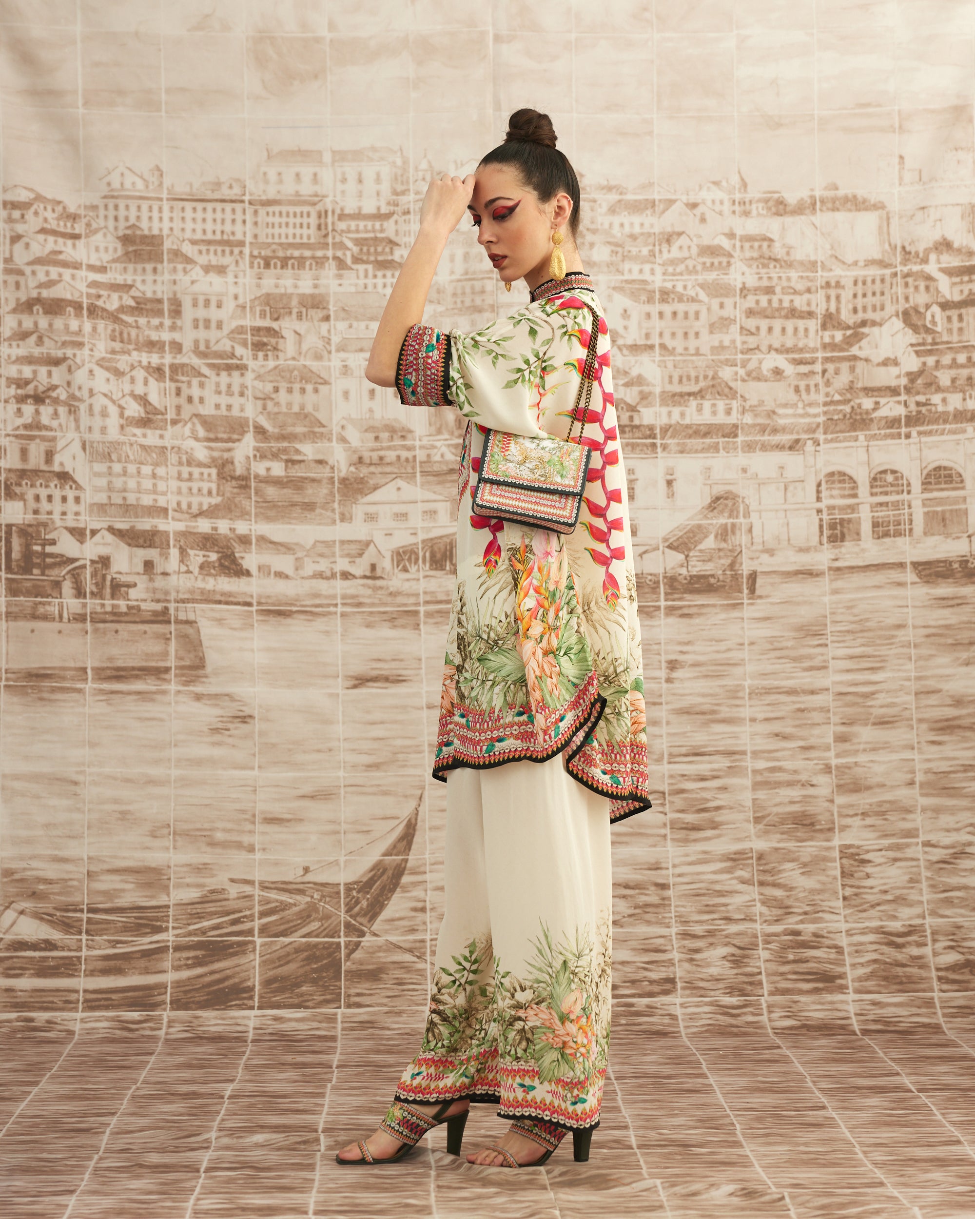 Love in Portofino (Heliconia) : Chanel 36" - Ivory
