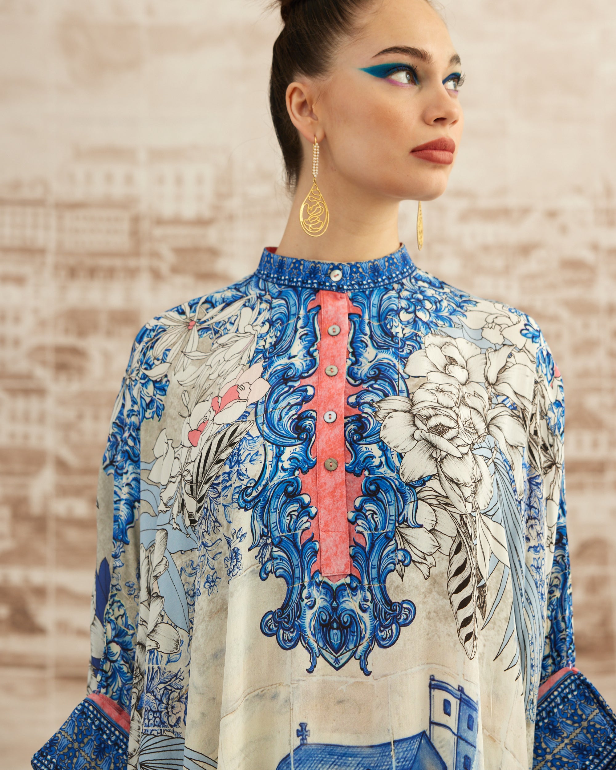 Love in Portofino (Portofino) : Chanel 36" - Blue/Coral
