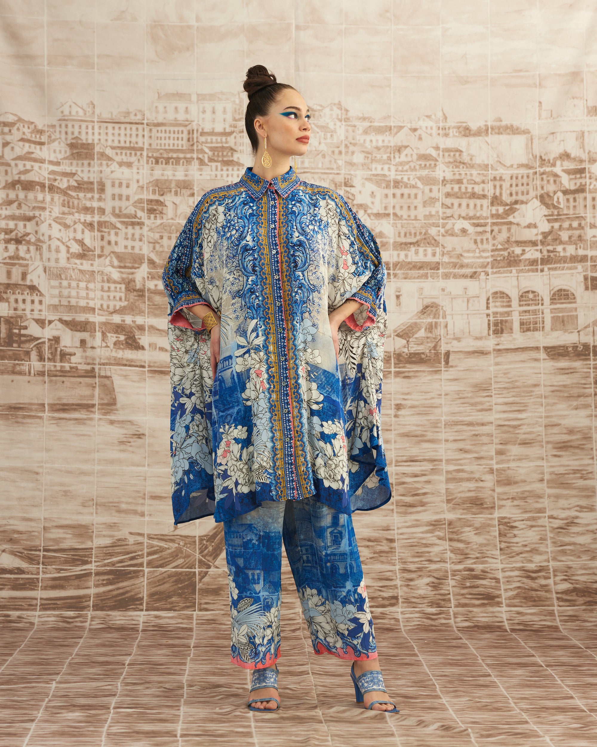 Love in Portofino (Portofino) : Kamara - Blue/Coral