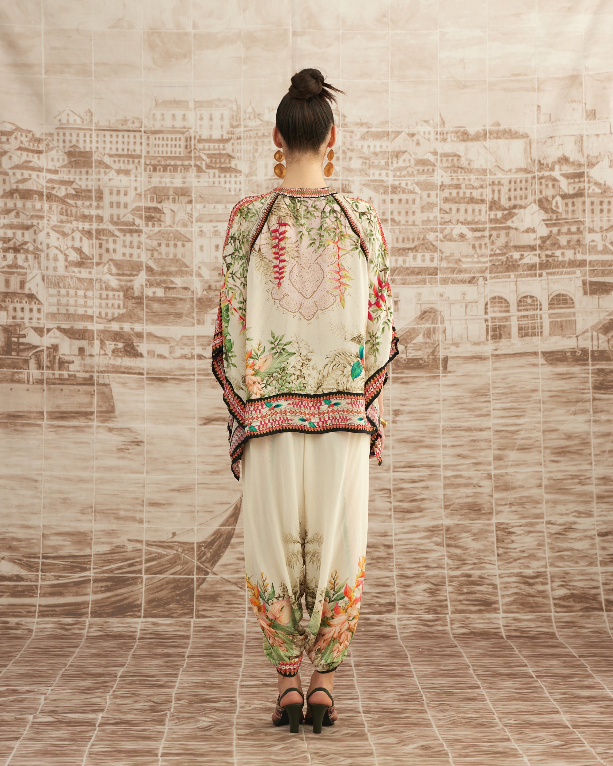 Love in Portofino (Heliconia) : Ramona Sonth - Ivory