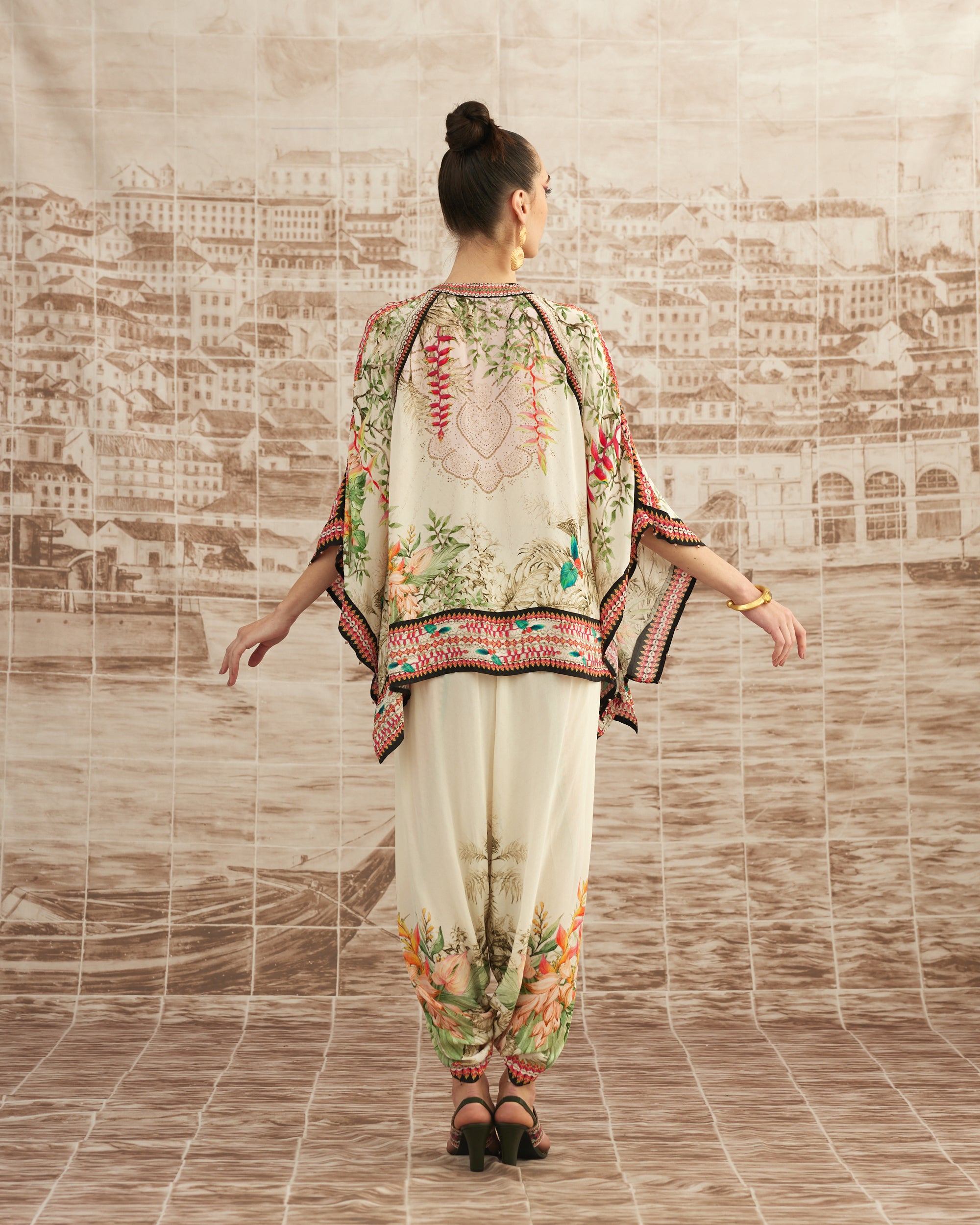 Love in Portofino (Heliconia) : Ramona Sonth - Ivory