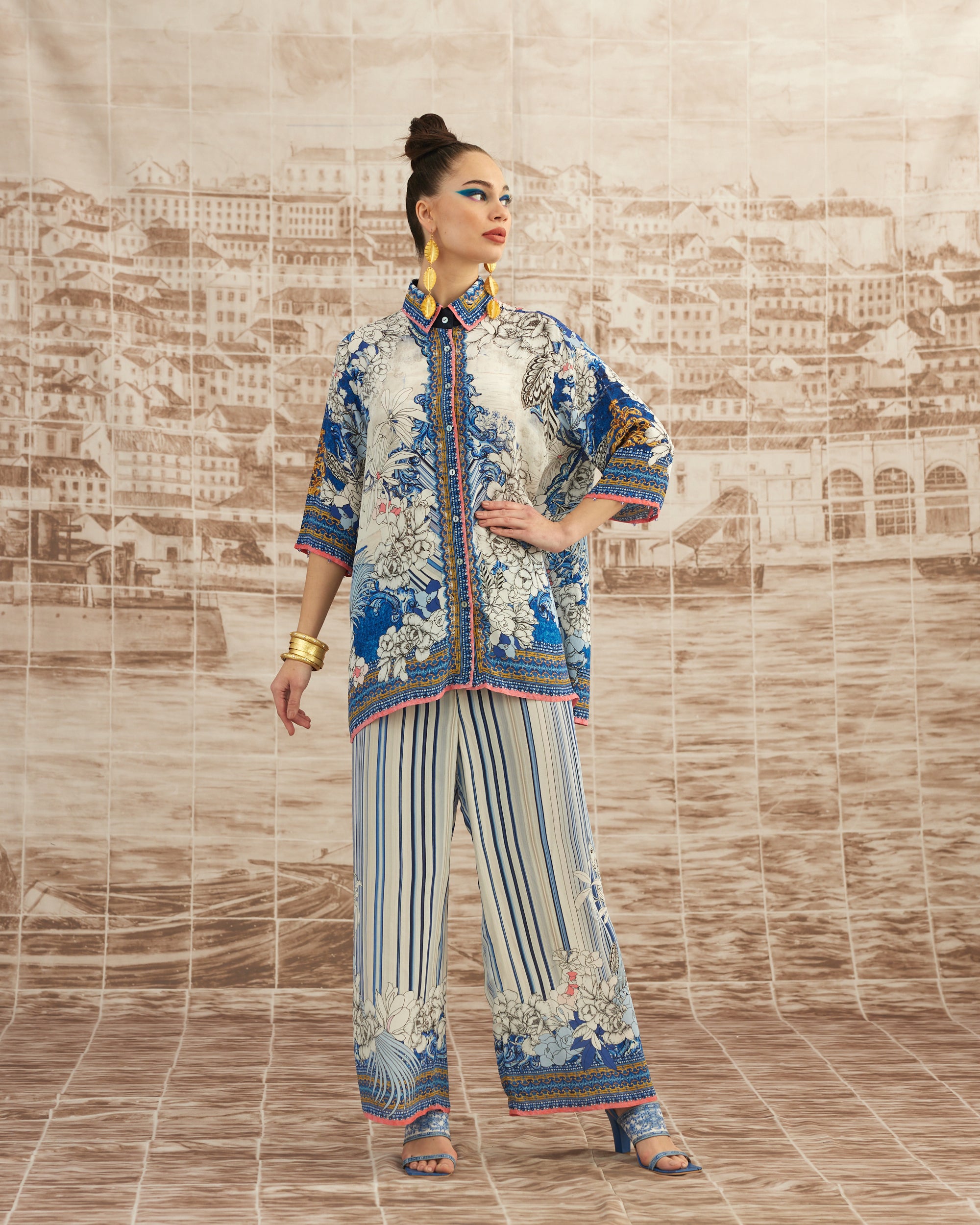 Love in Portofino (Portofino) : Maizah - Blue/Coral