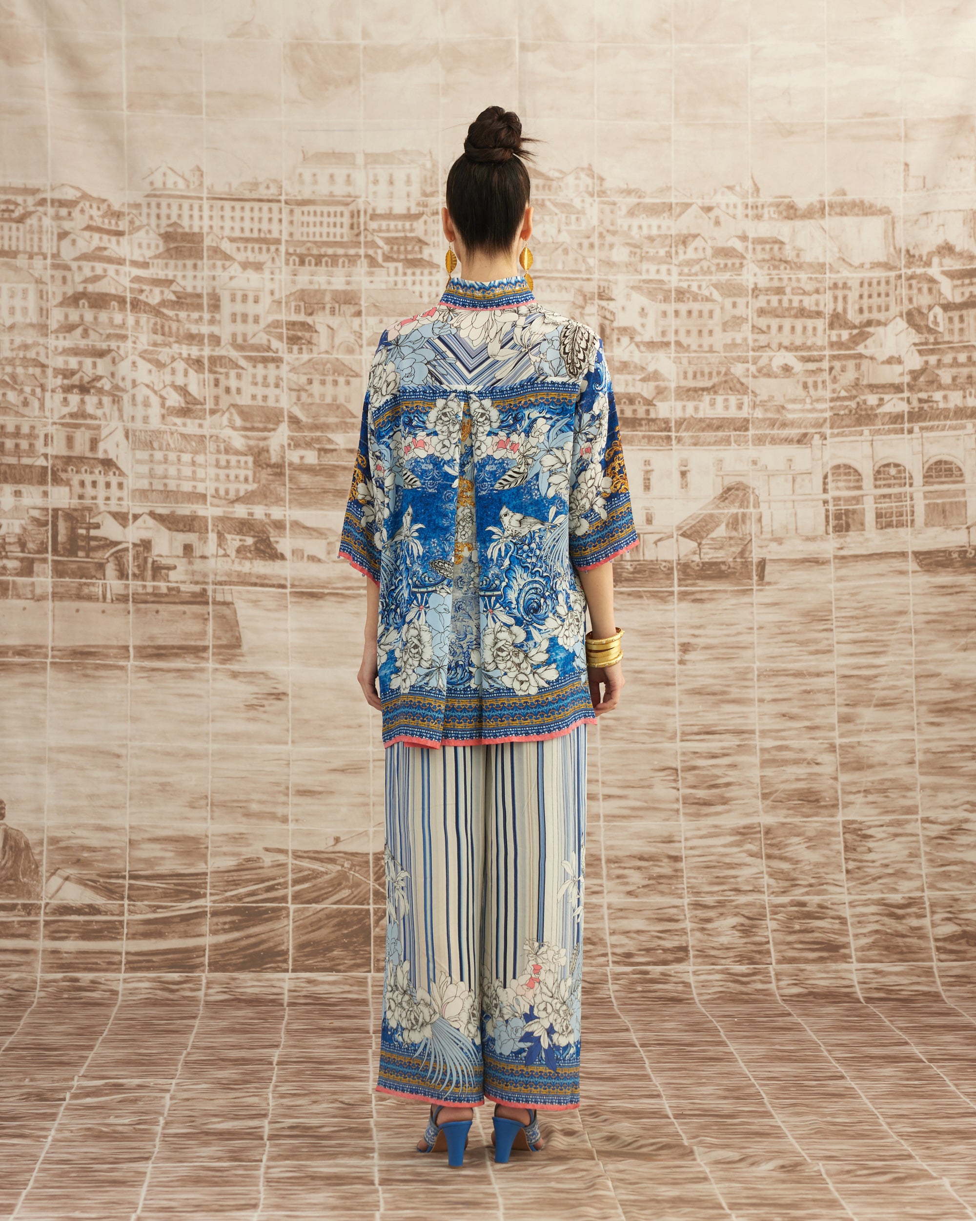 Love in Portofino (Portofino) : Maizah - Blue/Coral