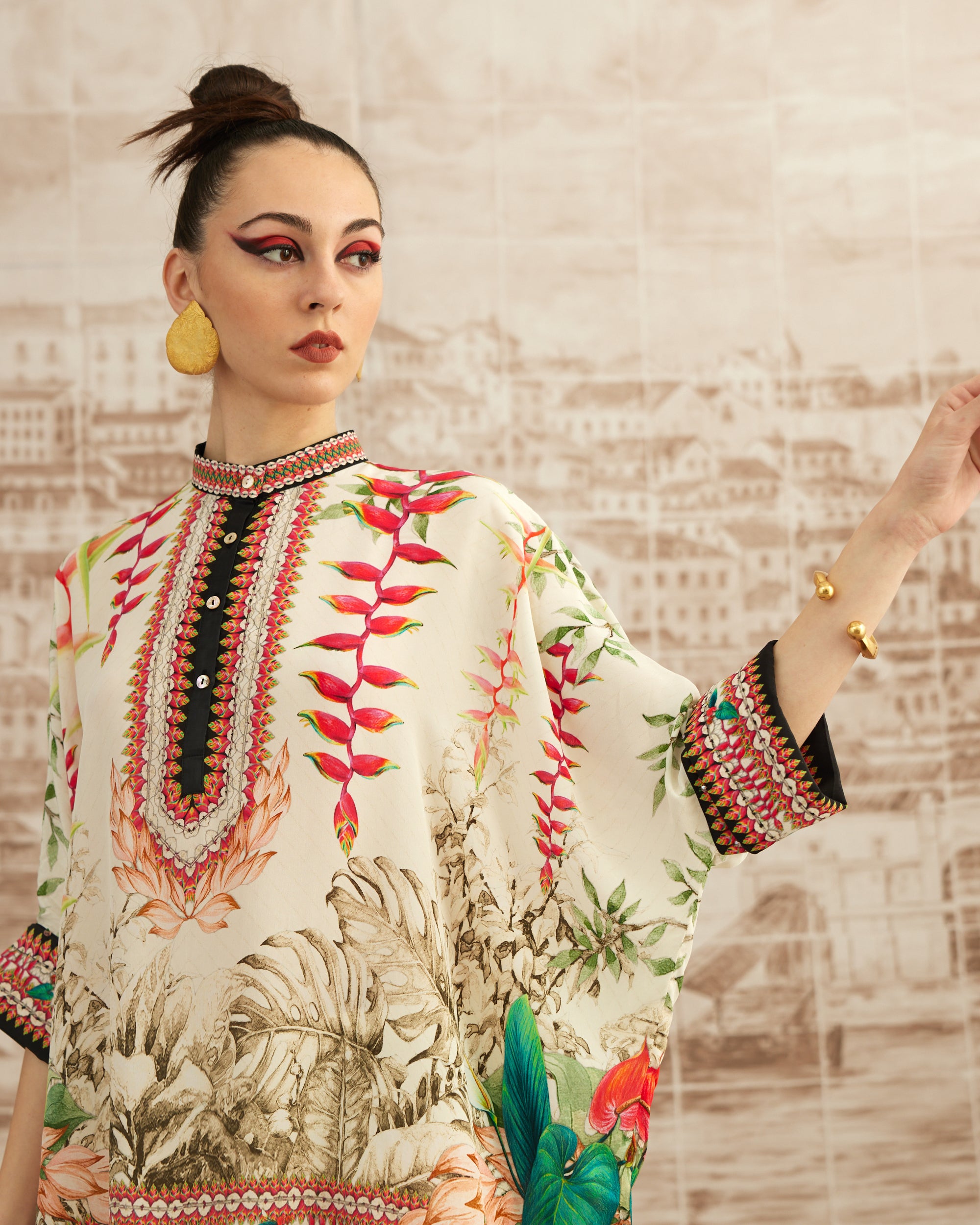 Love in Portofino (Heliconia) : Chanel - Ivory