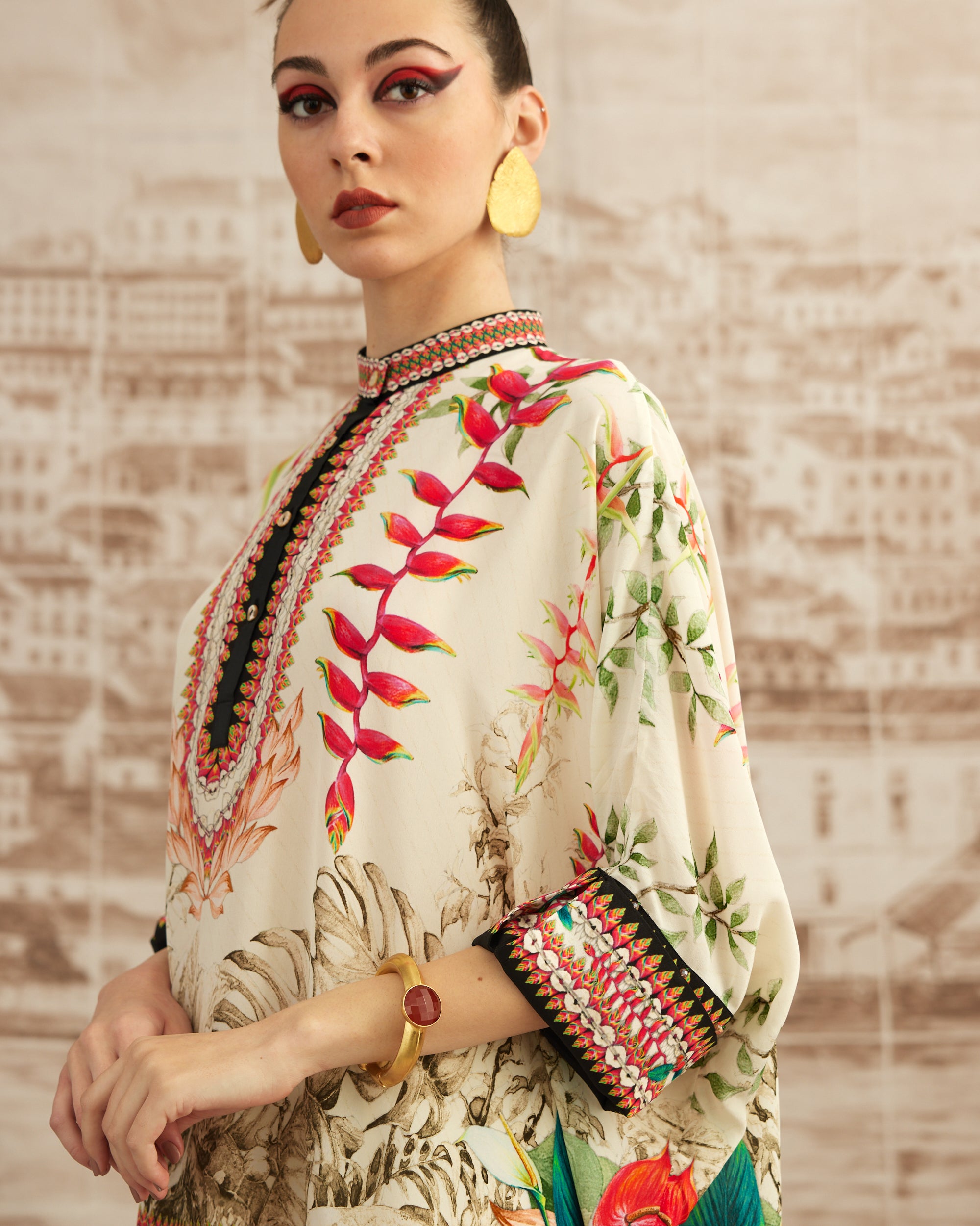 Love in Portofino (Heliconia) : Chanel - Ivory