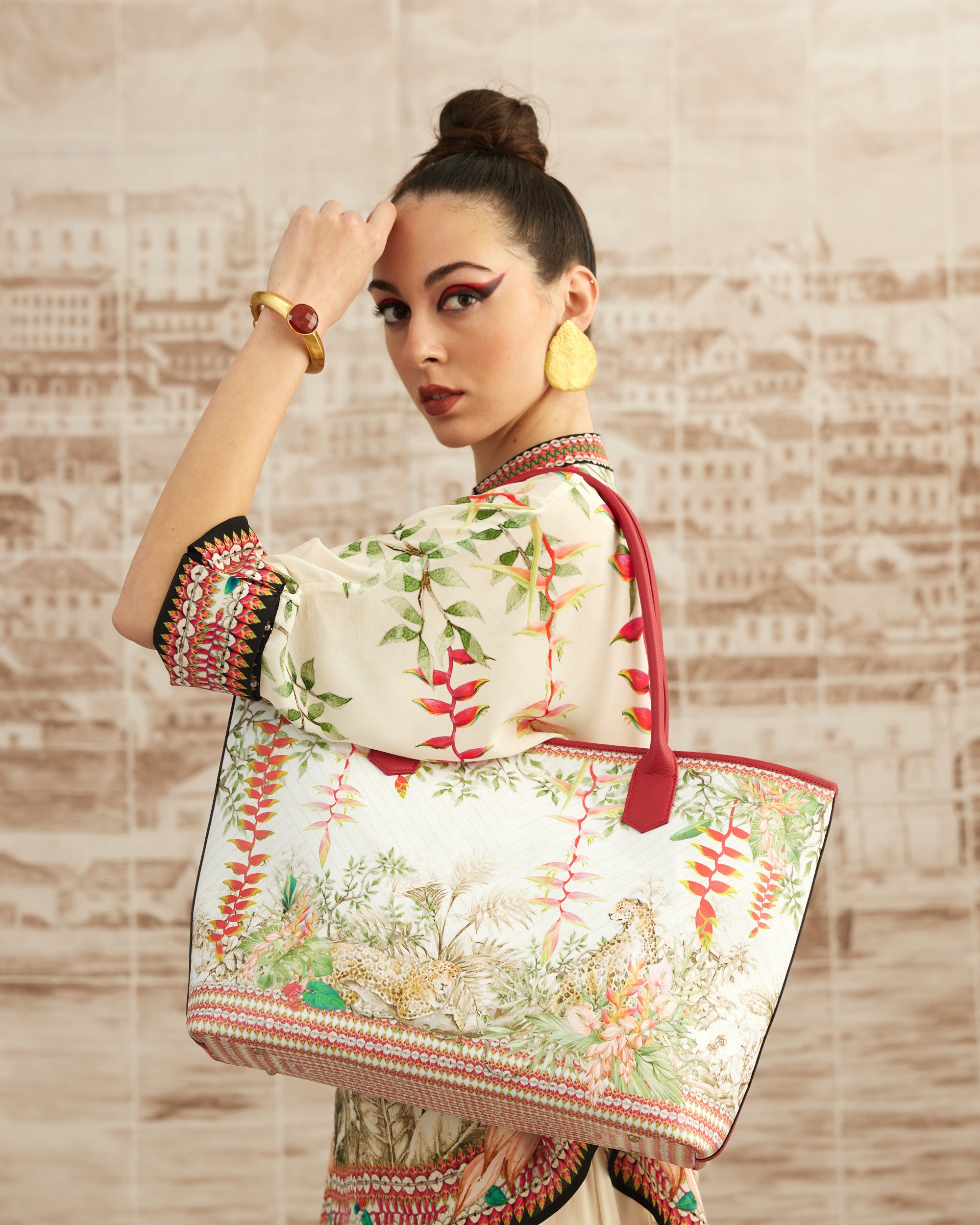 Love in Portofino (Heliconia) : Chanel - Ivory