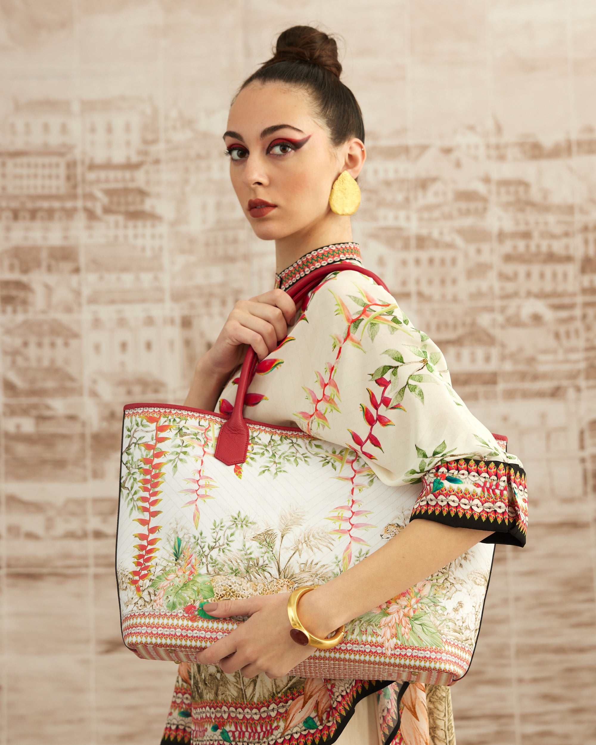 Love in Portofino (Heliconia) : Chanel - Ivory