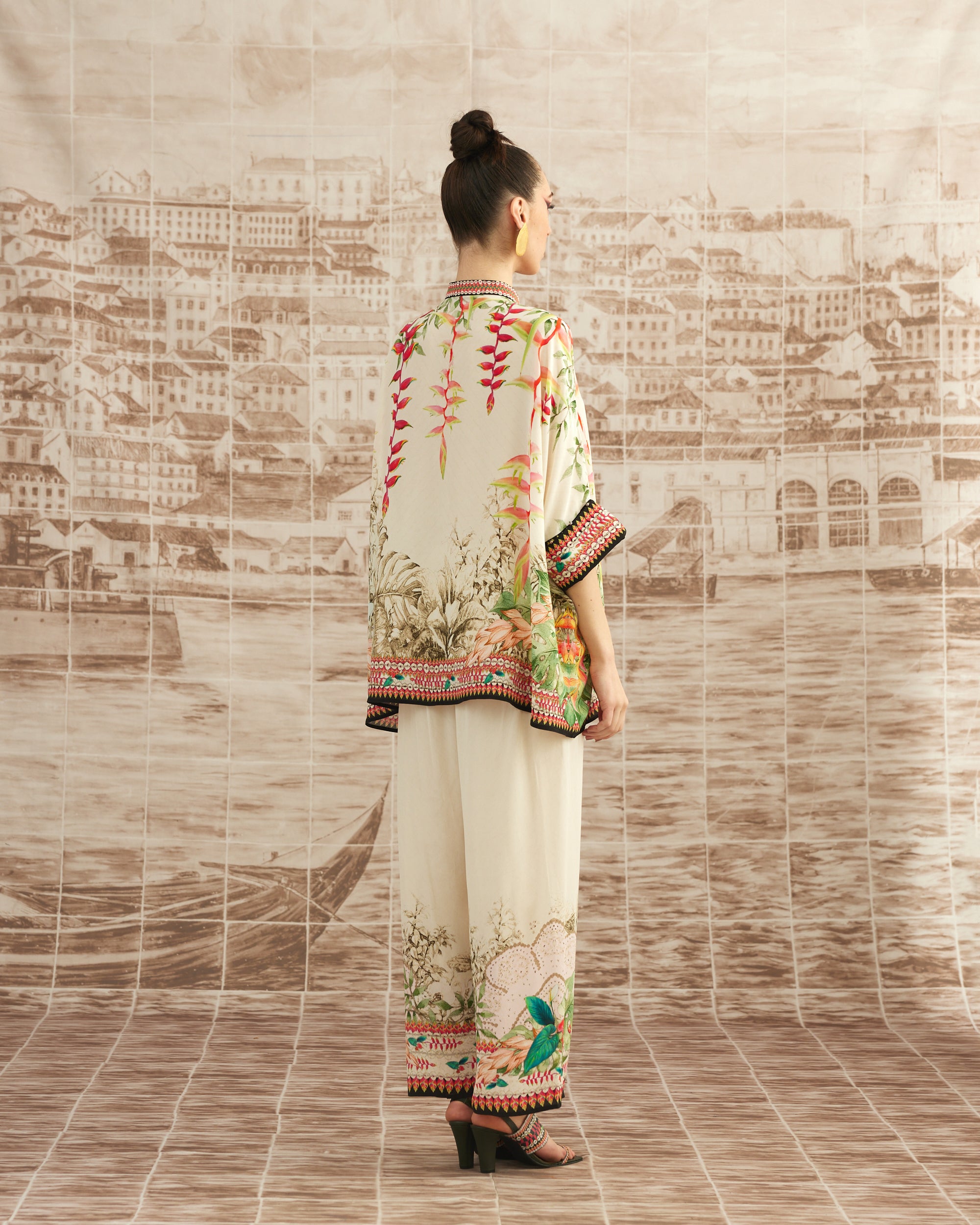 Love in Portofino (Heliconia) : Chanel - Ivory
