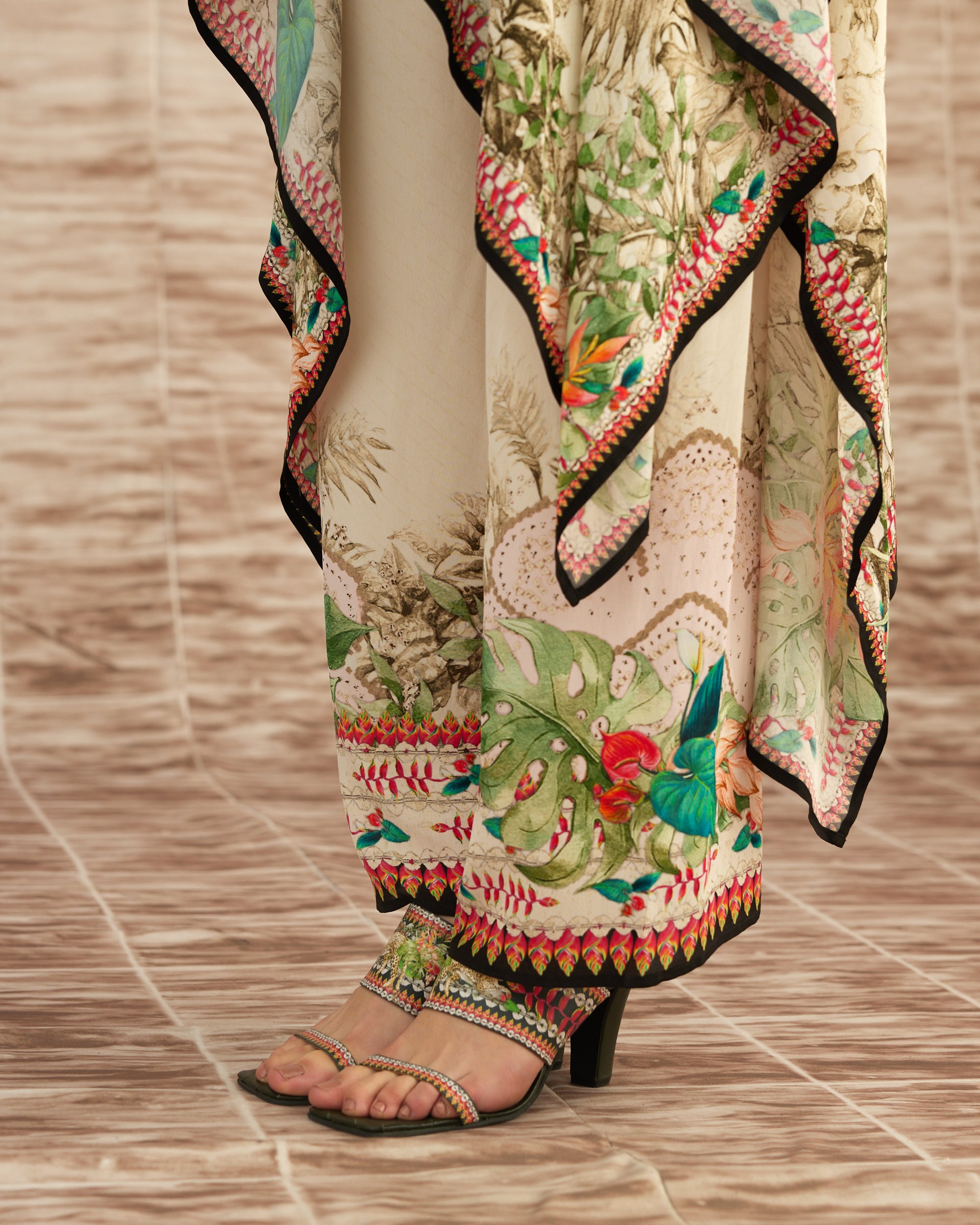 Love in Portofino (Heliconia) : Shibani - Ivory
