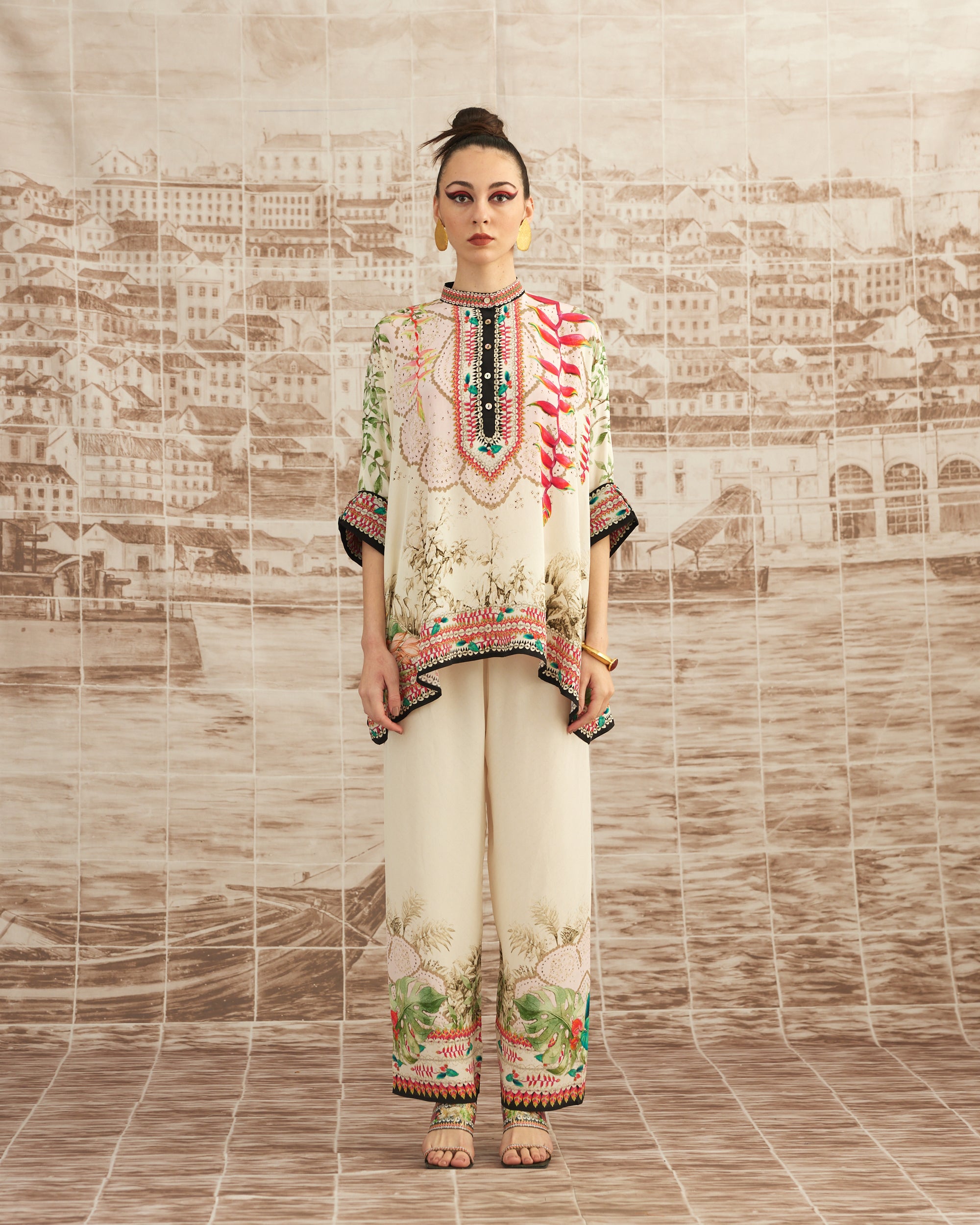 Love in Portofino (Heliconia) : Chanel - Ivory/Blush