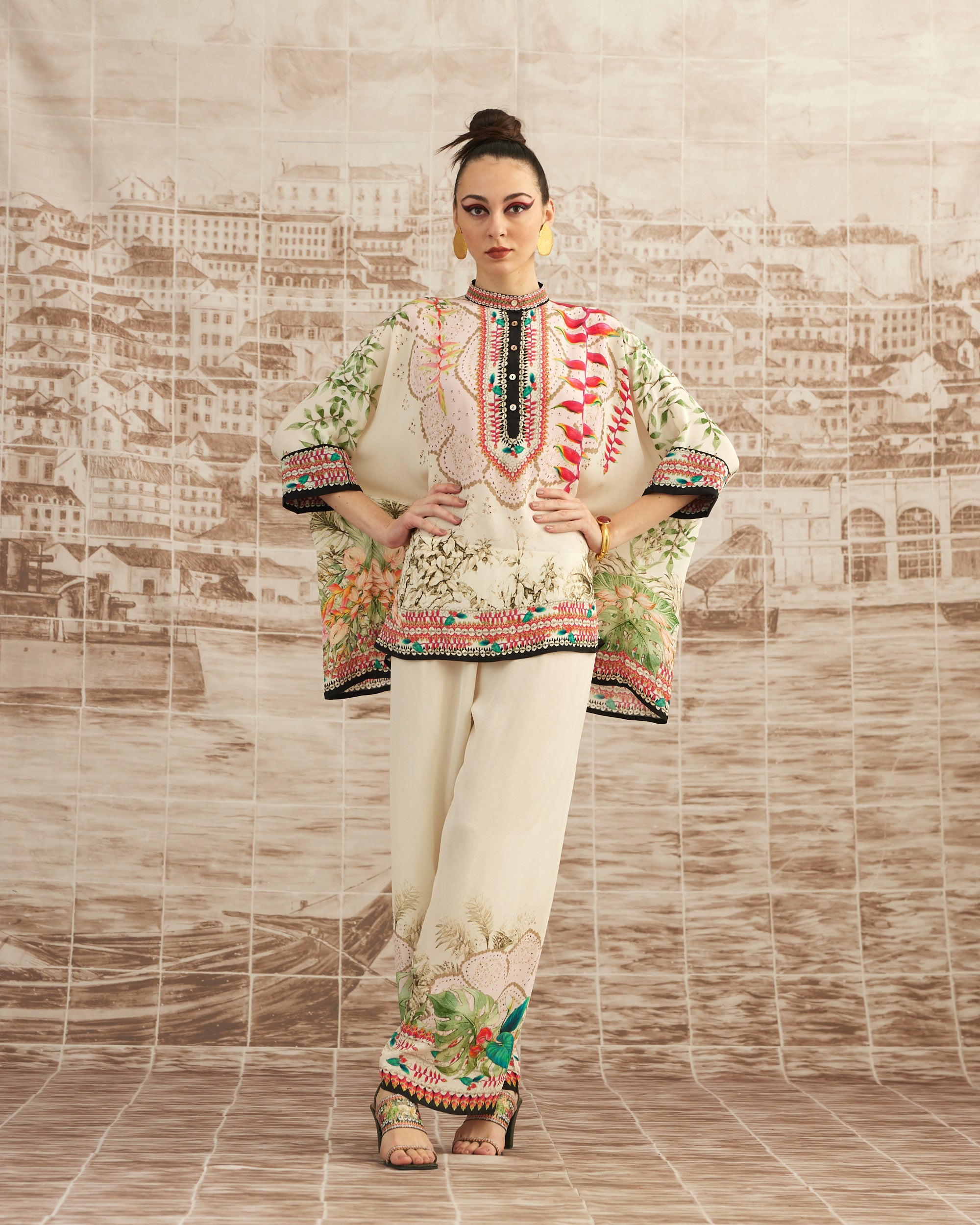 Love in Portofino (Heliconia) : Chanel - Ivory/Blush