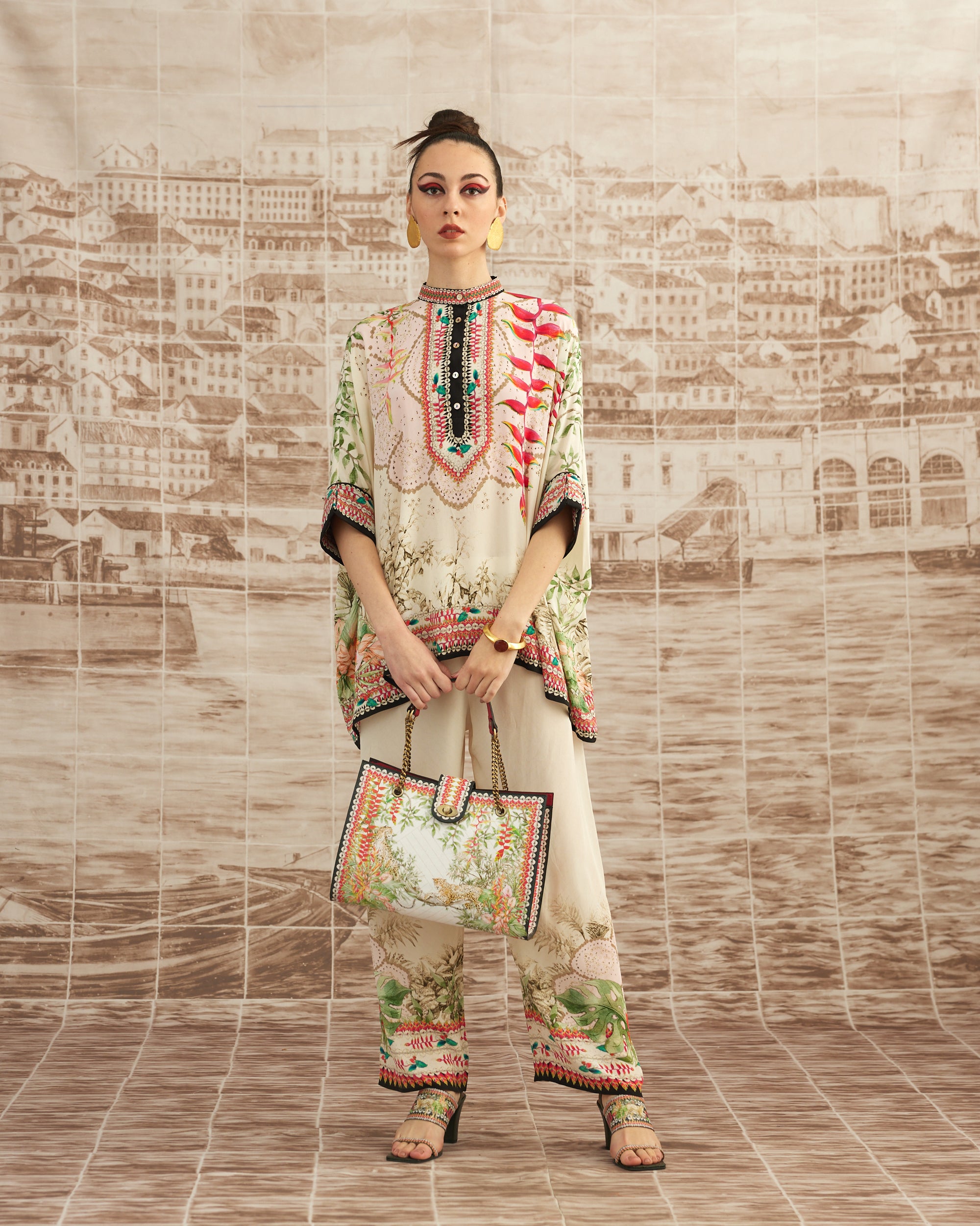 Love in Portofino (Heliconia) : Chanel - Ivory/Blush
