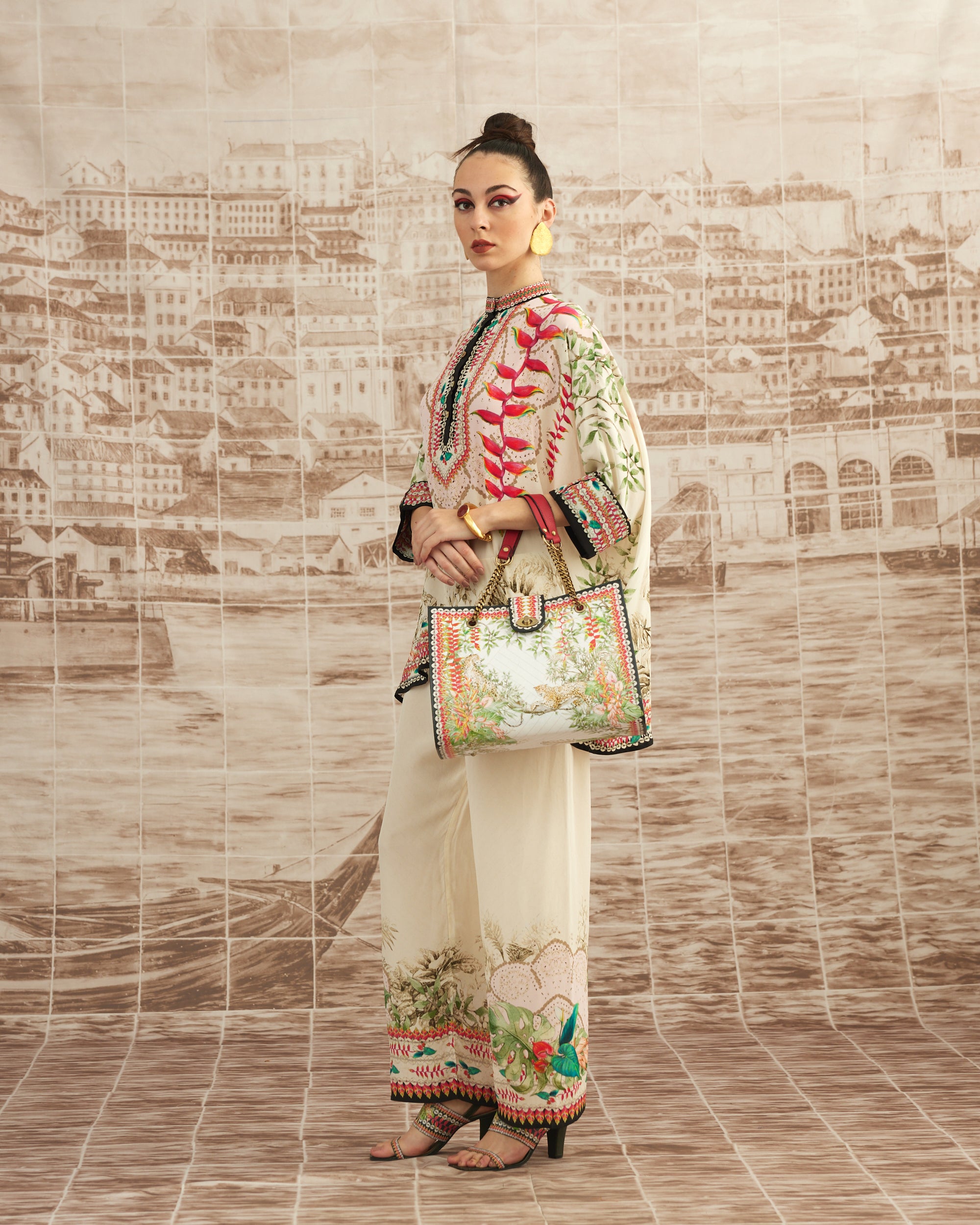 Love in Portofino (Heliconia) : Chanel - Ivory/Blush