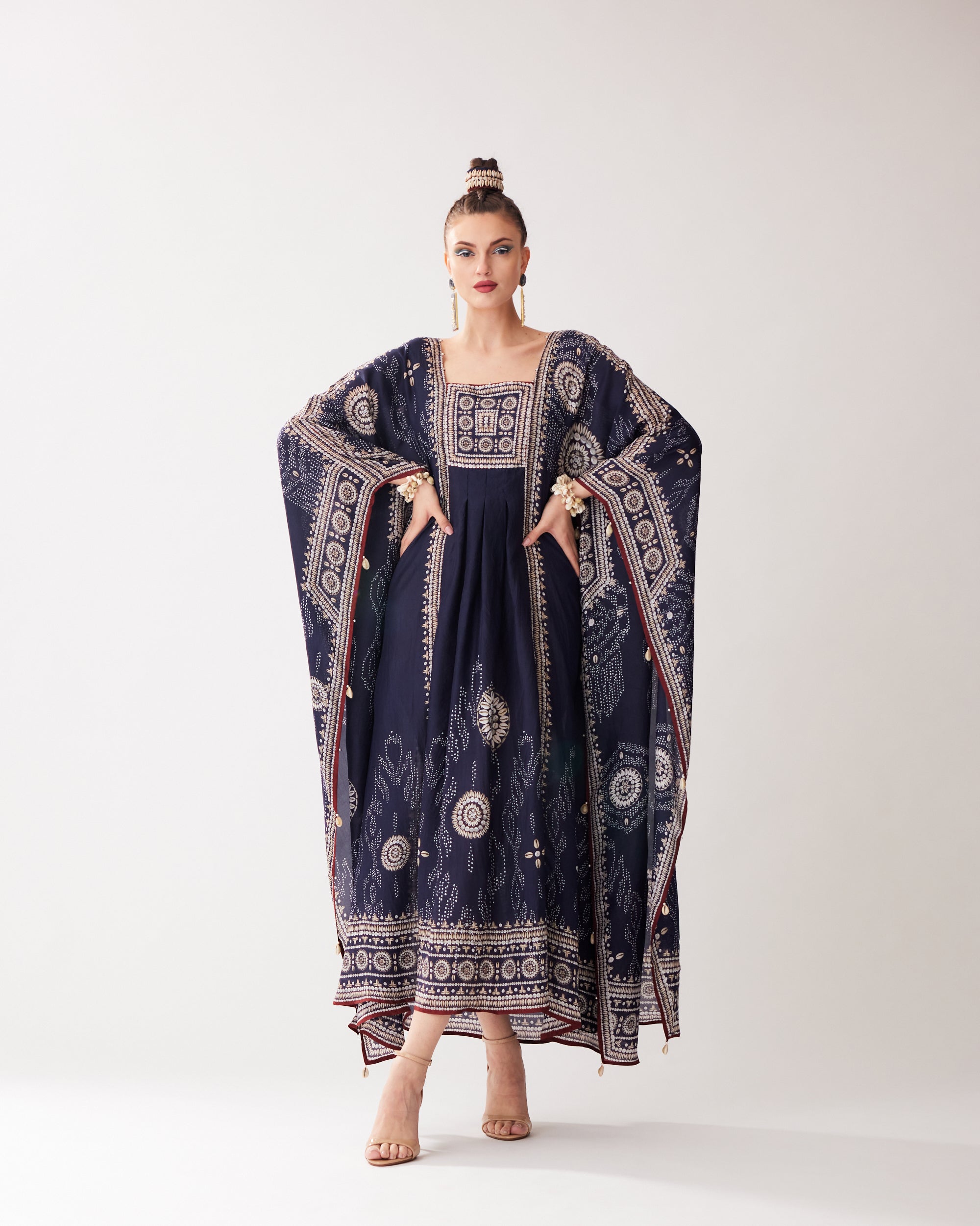 Zohra : Yolanda - Navy