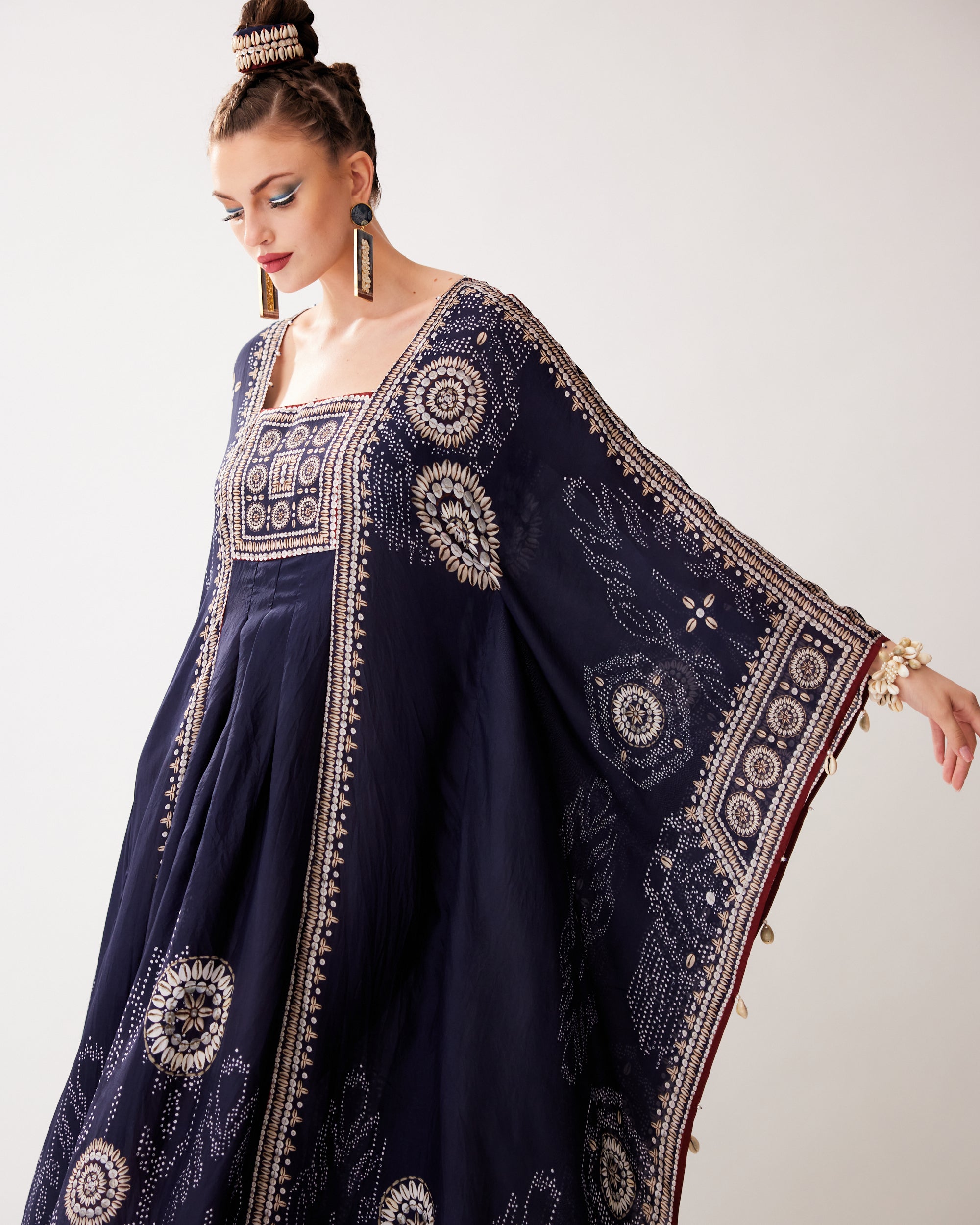 Zohra : Yolanda - Navy