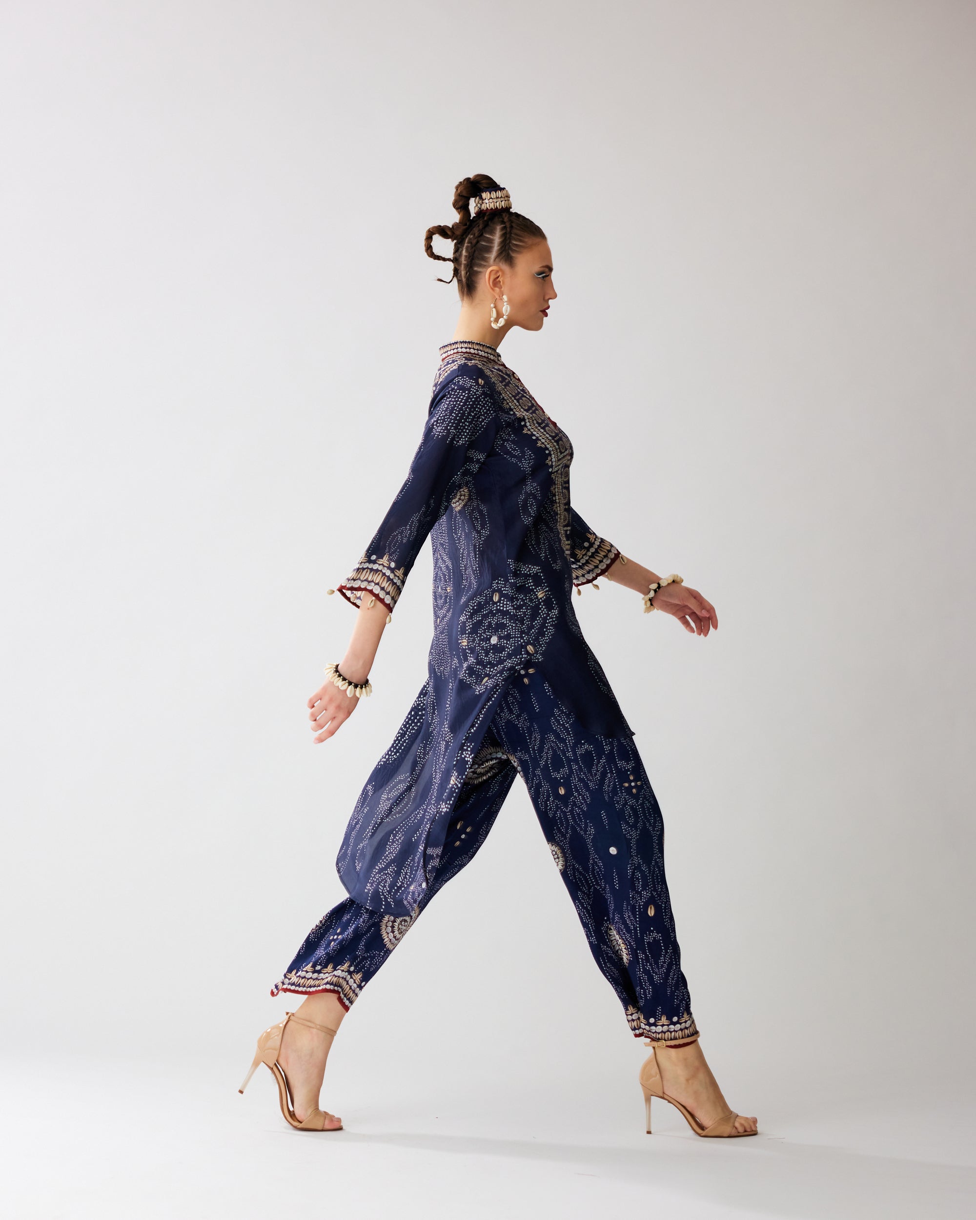 Zohra : Baaka - Navy