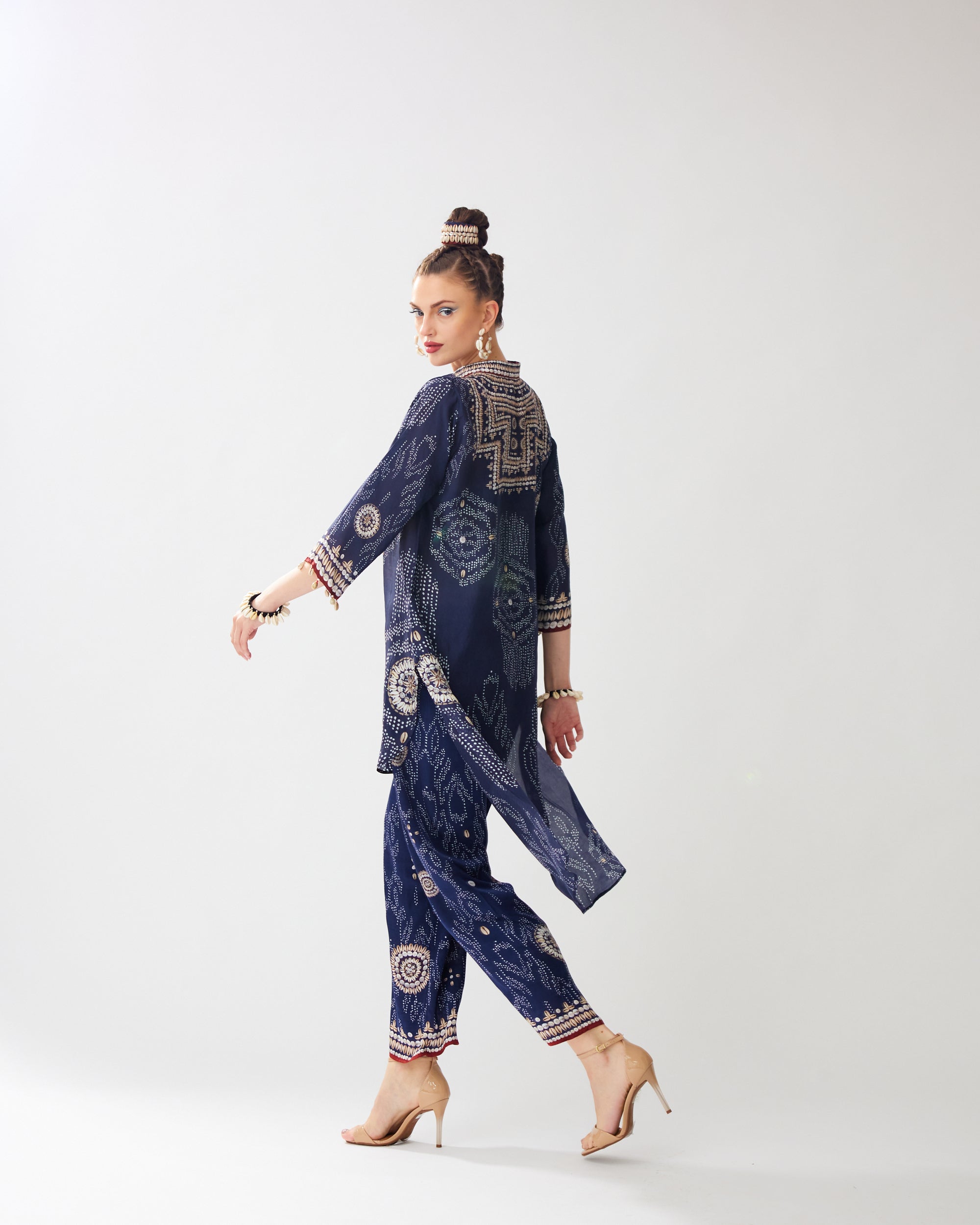 Zohra : Baaka - Navy