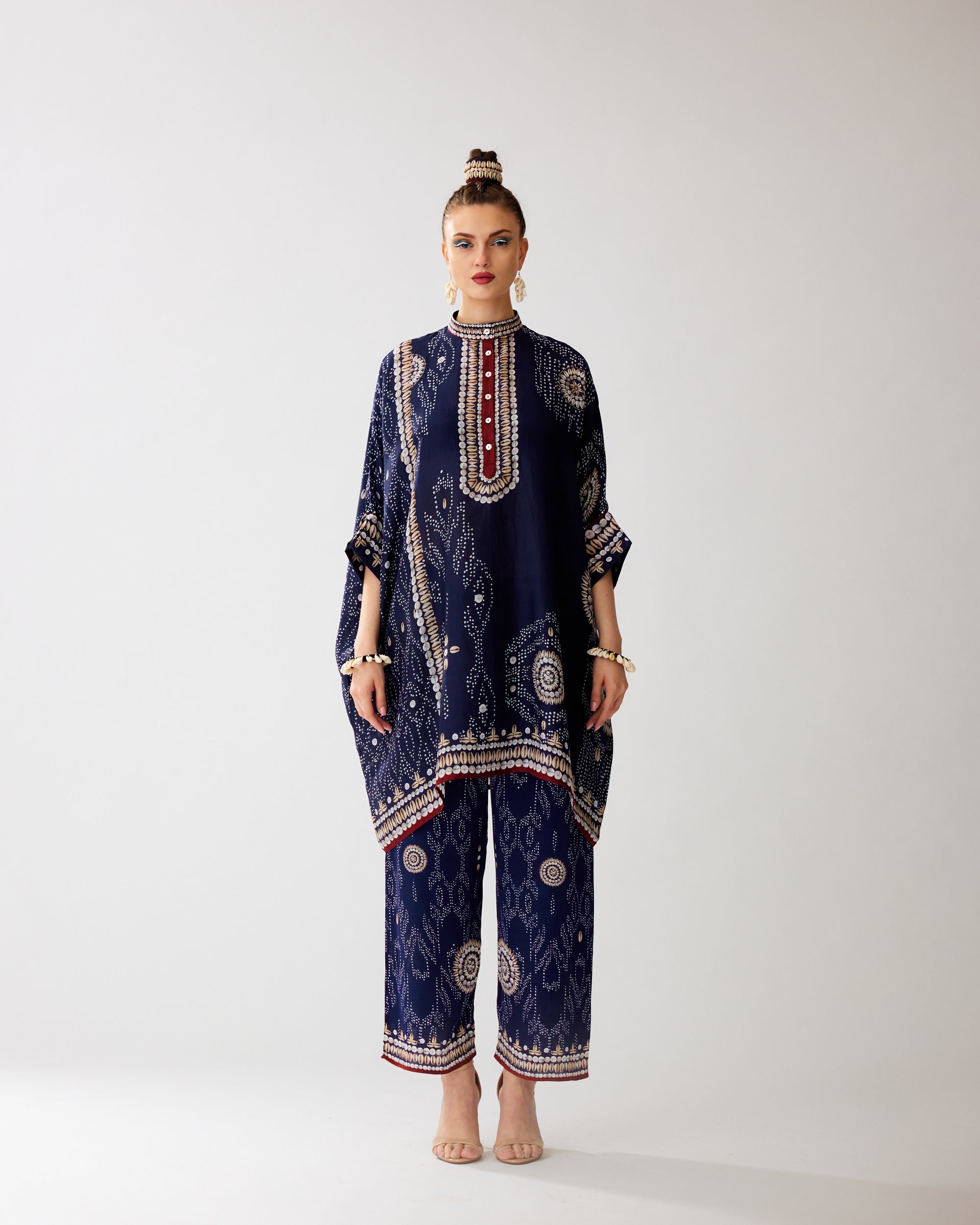 Zohra : Chanel 36" - Navy