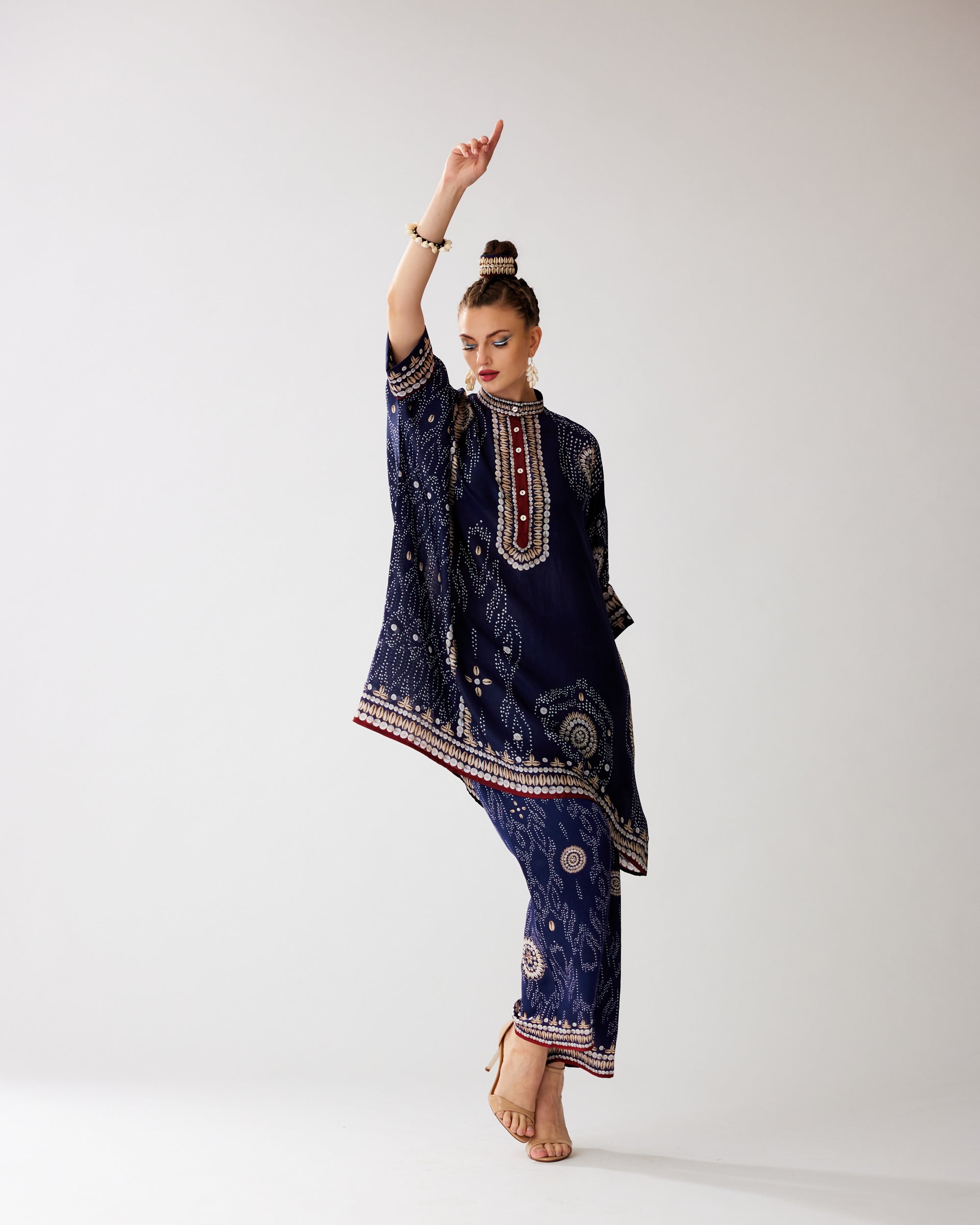 Zohra : Chanel 36" - Navy