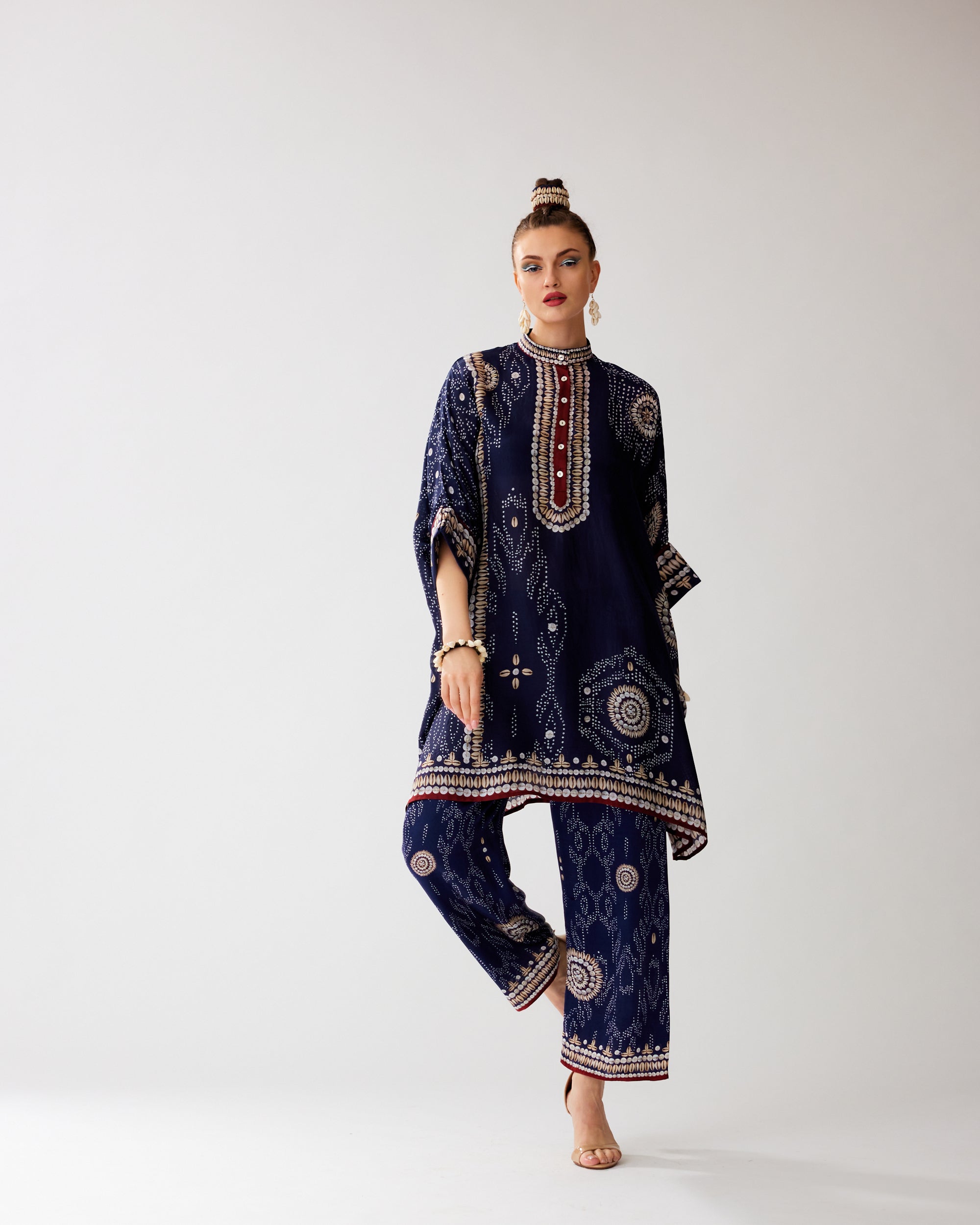 Zohra : Chanel 36" - Navy