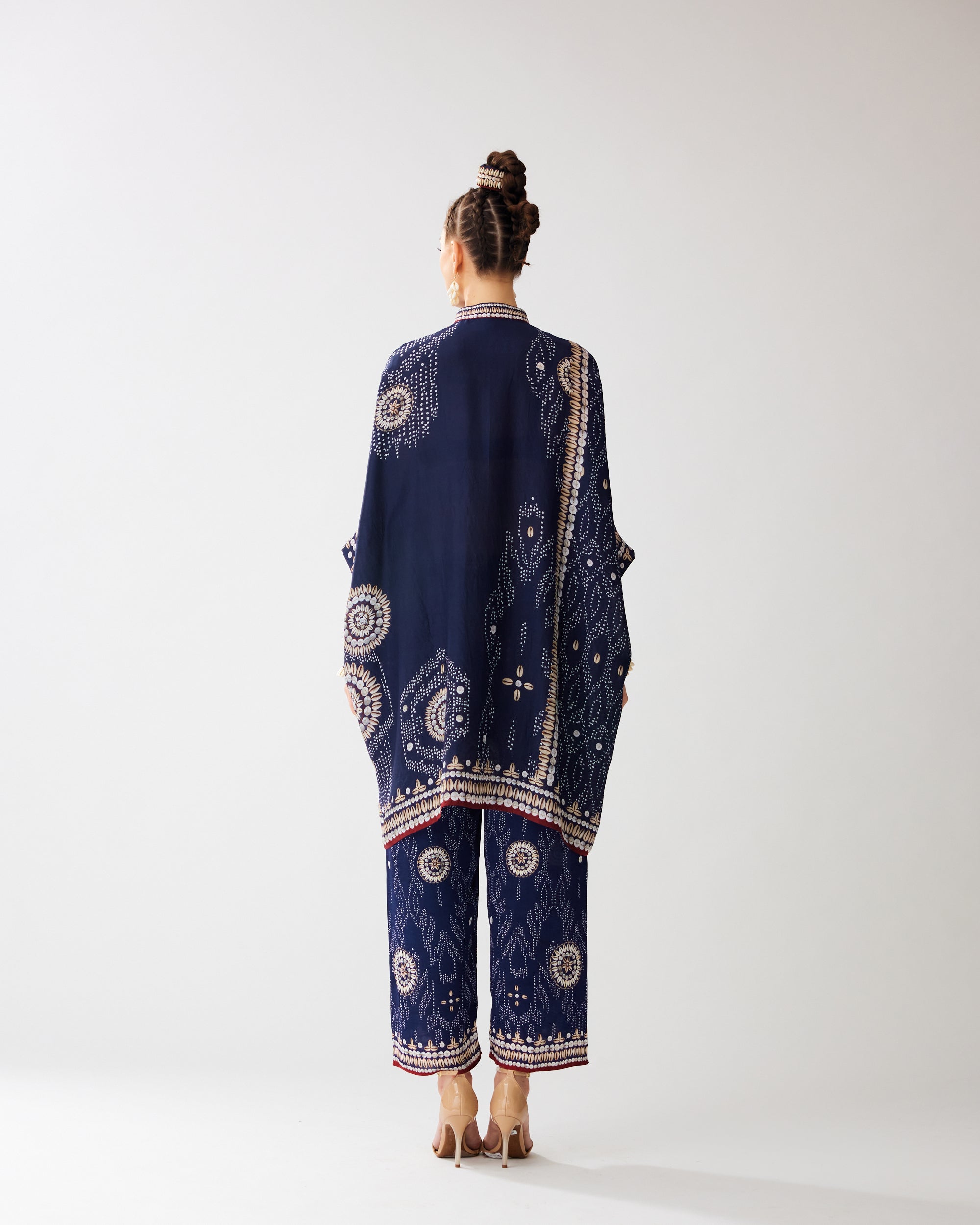 Zohra : Chanel 36" - Navy