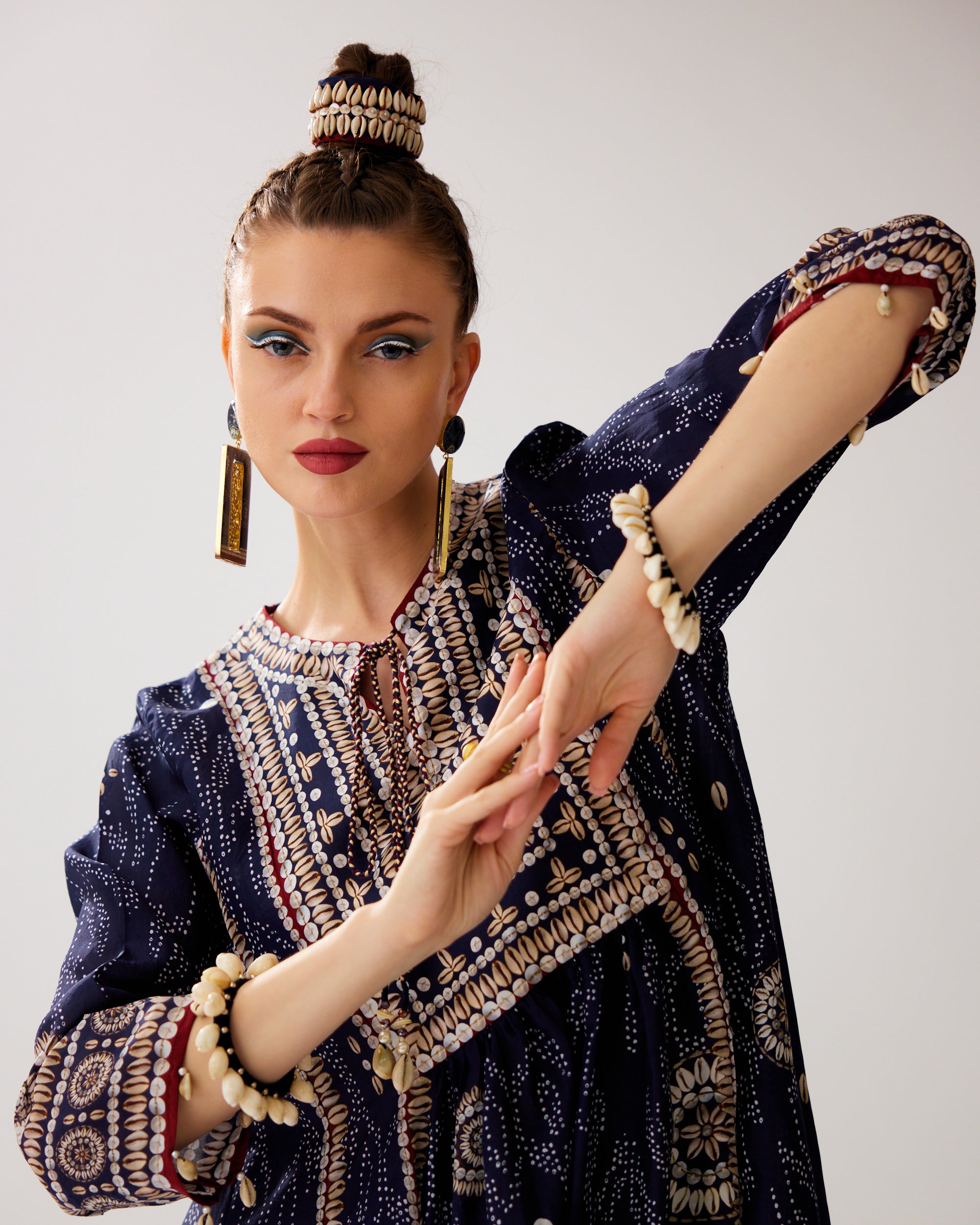 Zohra : Anisha - Navy