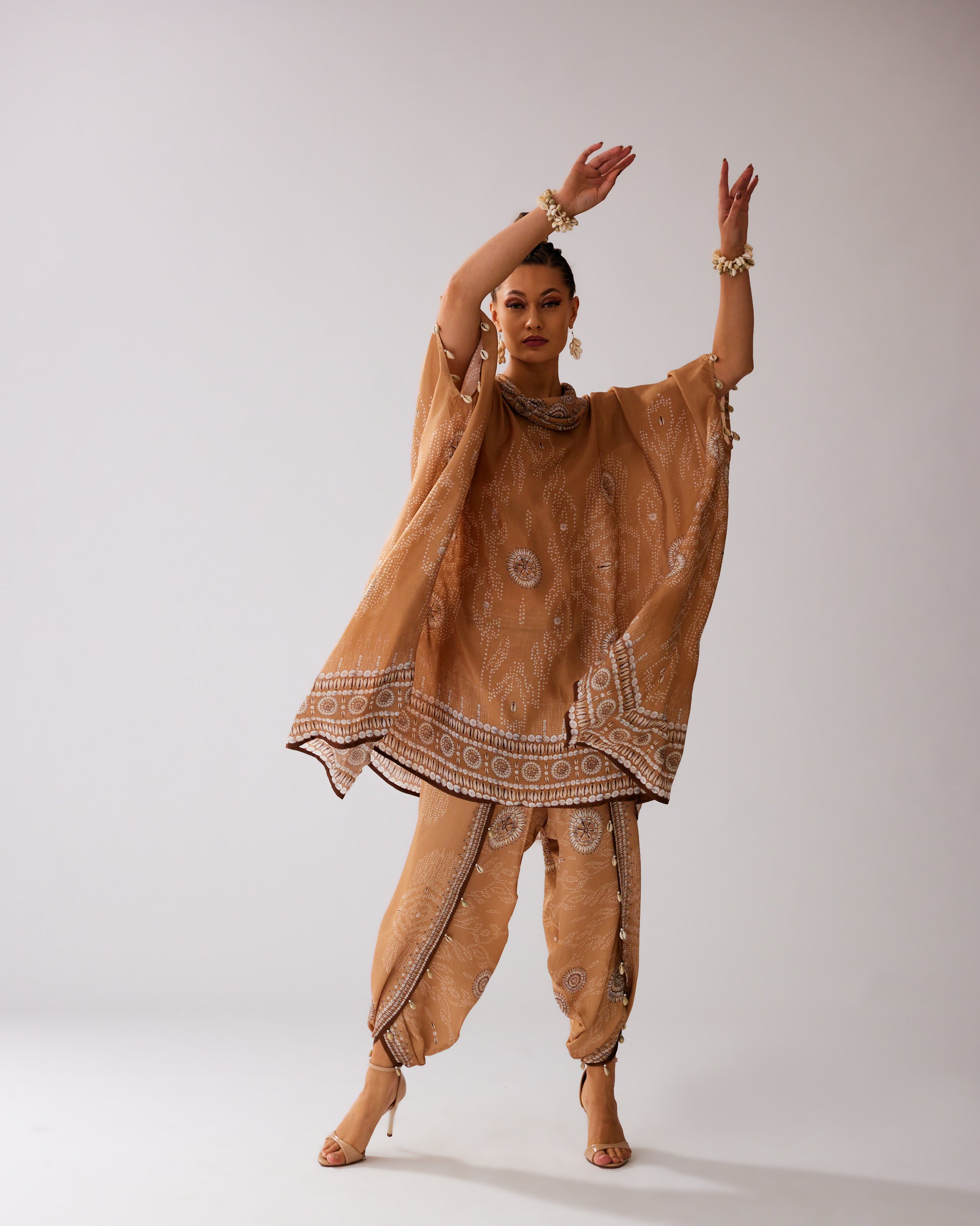 Zohra : Lavanya/Sonth - Caramel