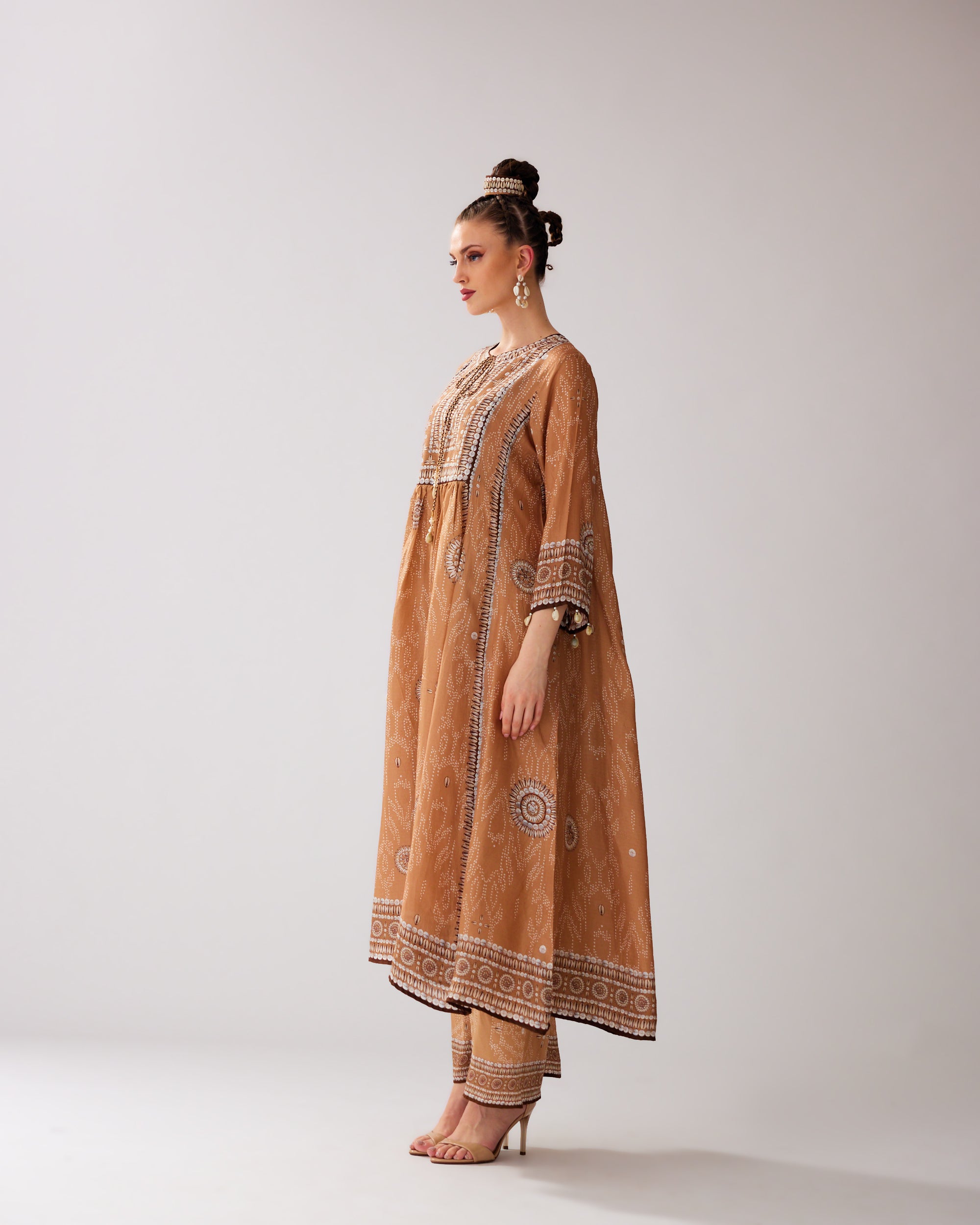 Zohra : Anisha - Caramel