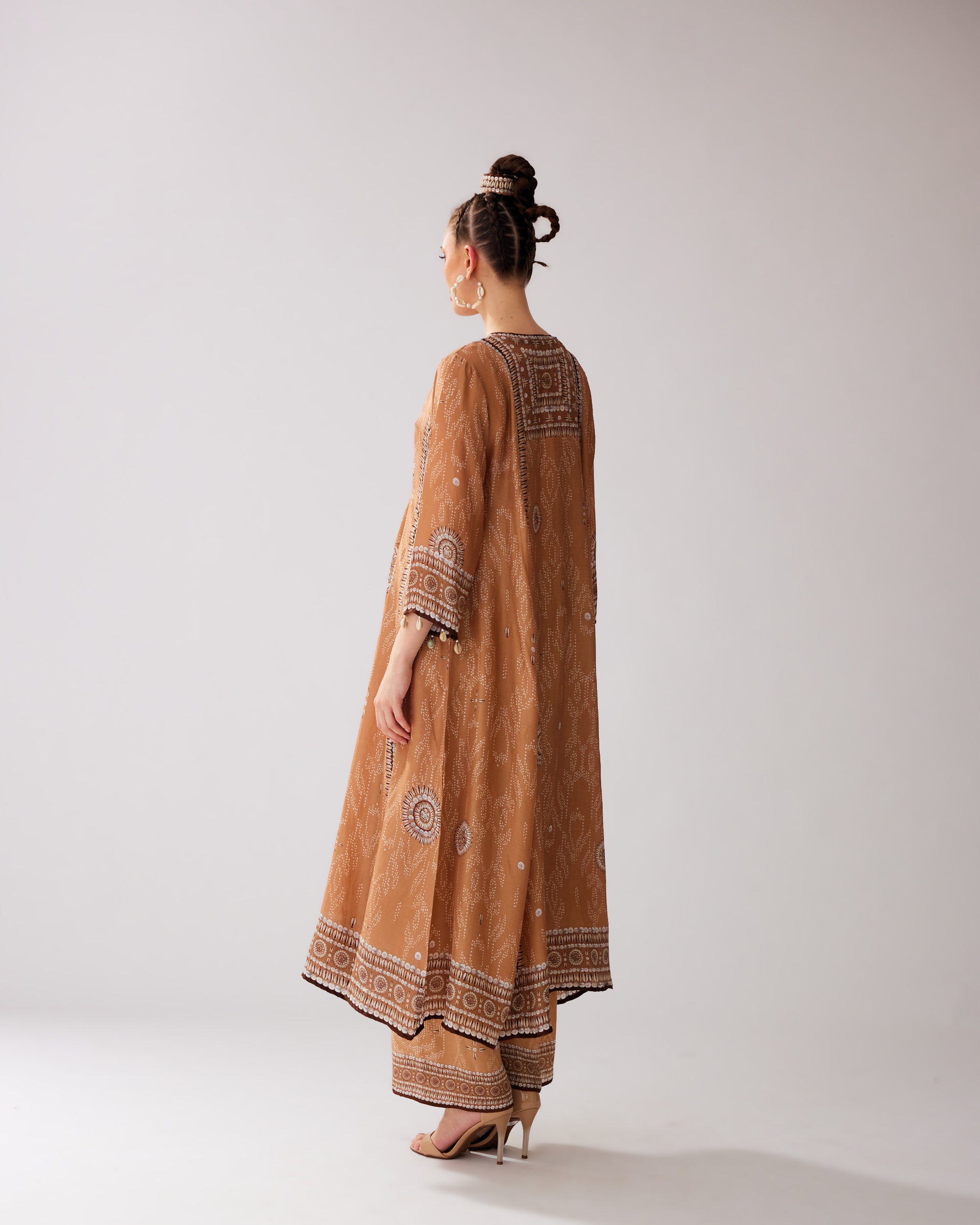 Zohra : Anisha - Caramel