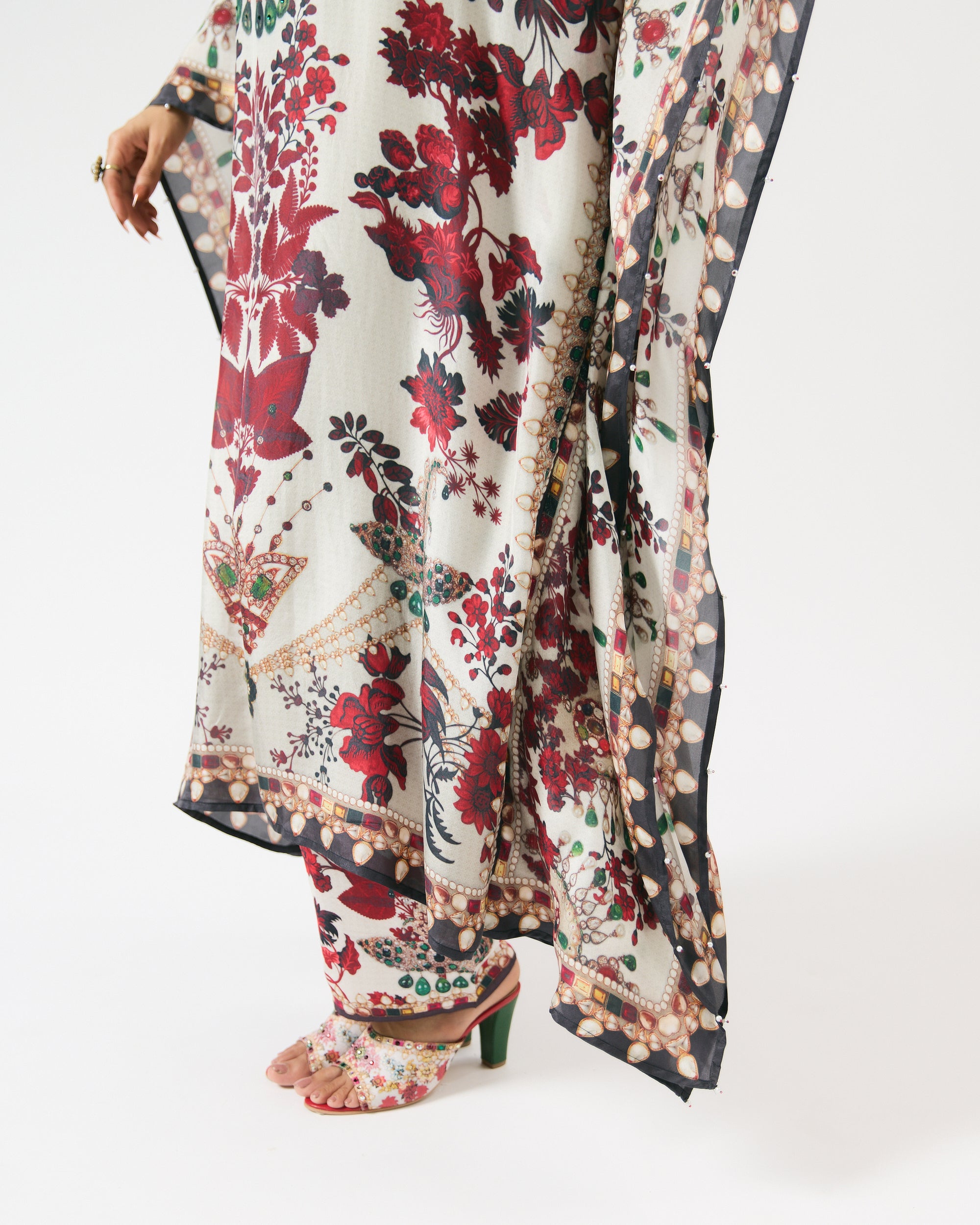 Nizam : Sharifa - Ivory/Red