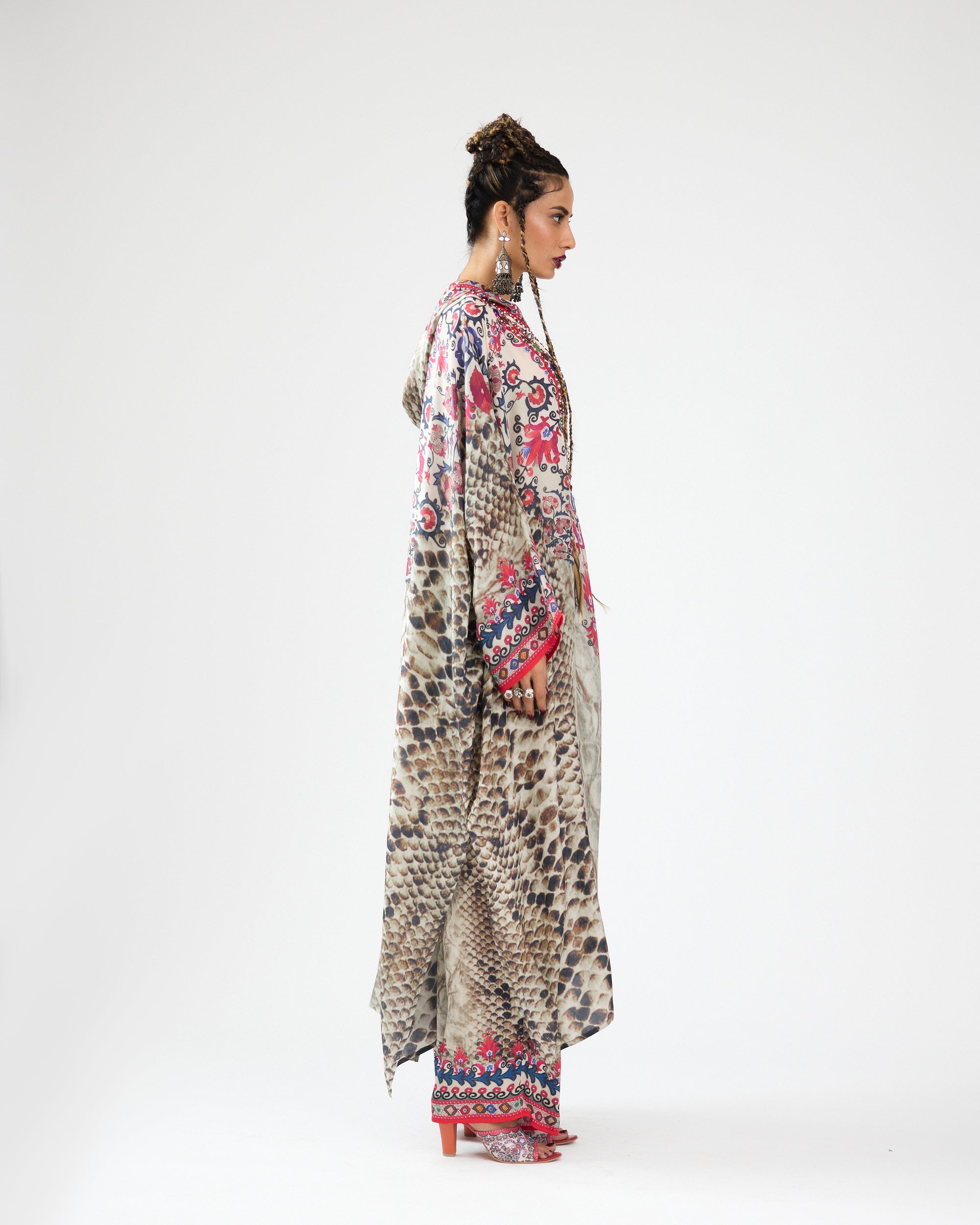 A Bukhara Summer : Vienna - Ivory/Black