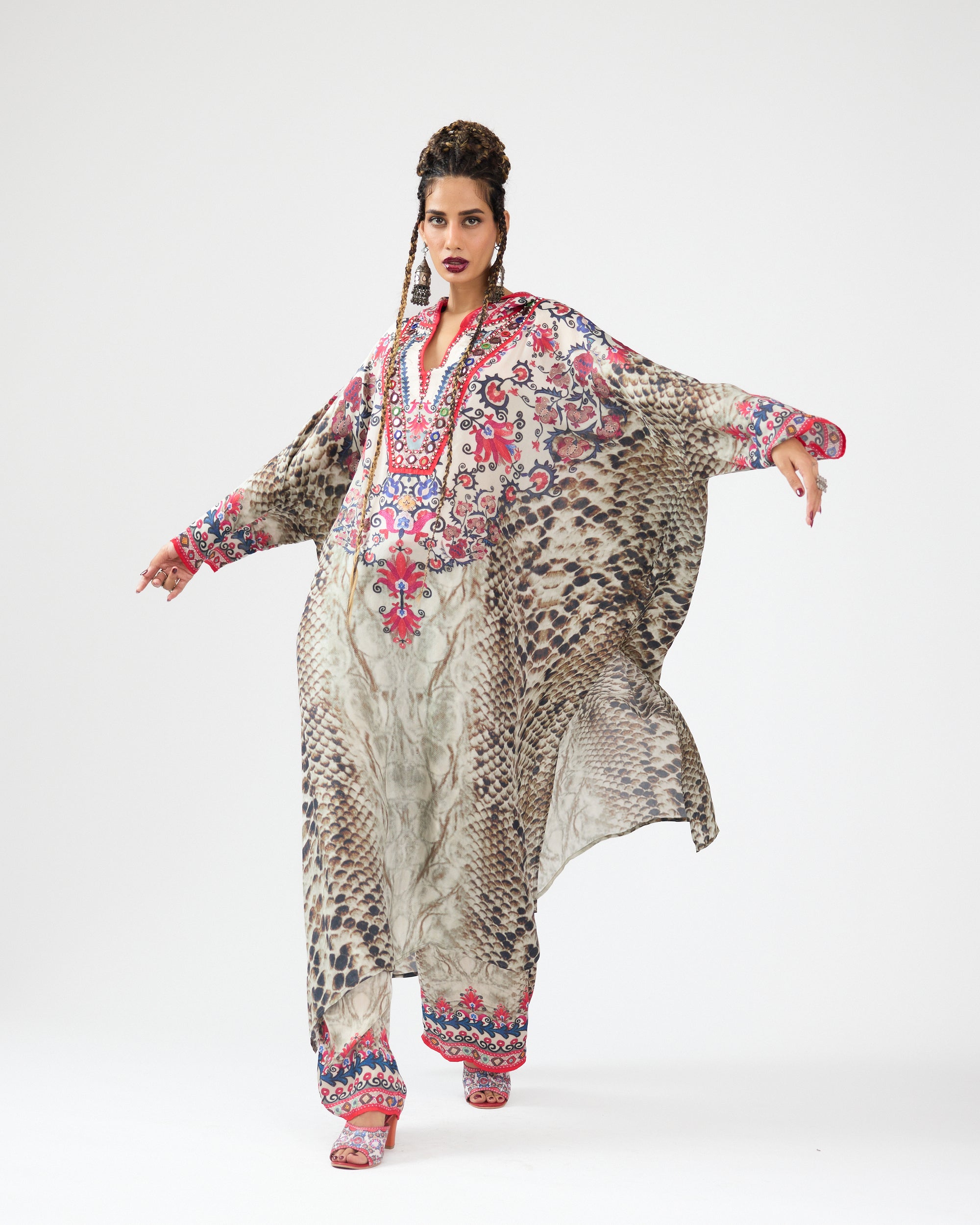 A Bukhara Summer : Vienna - Ivory/Black