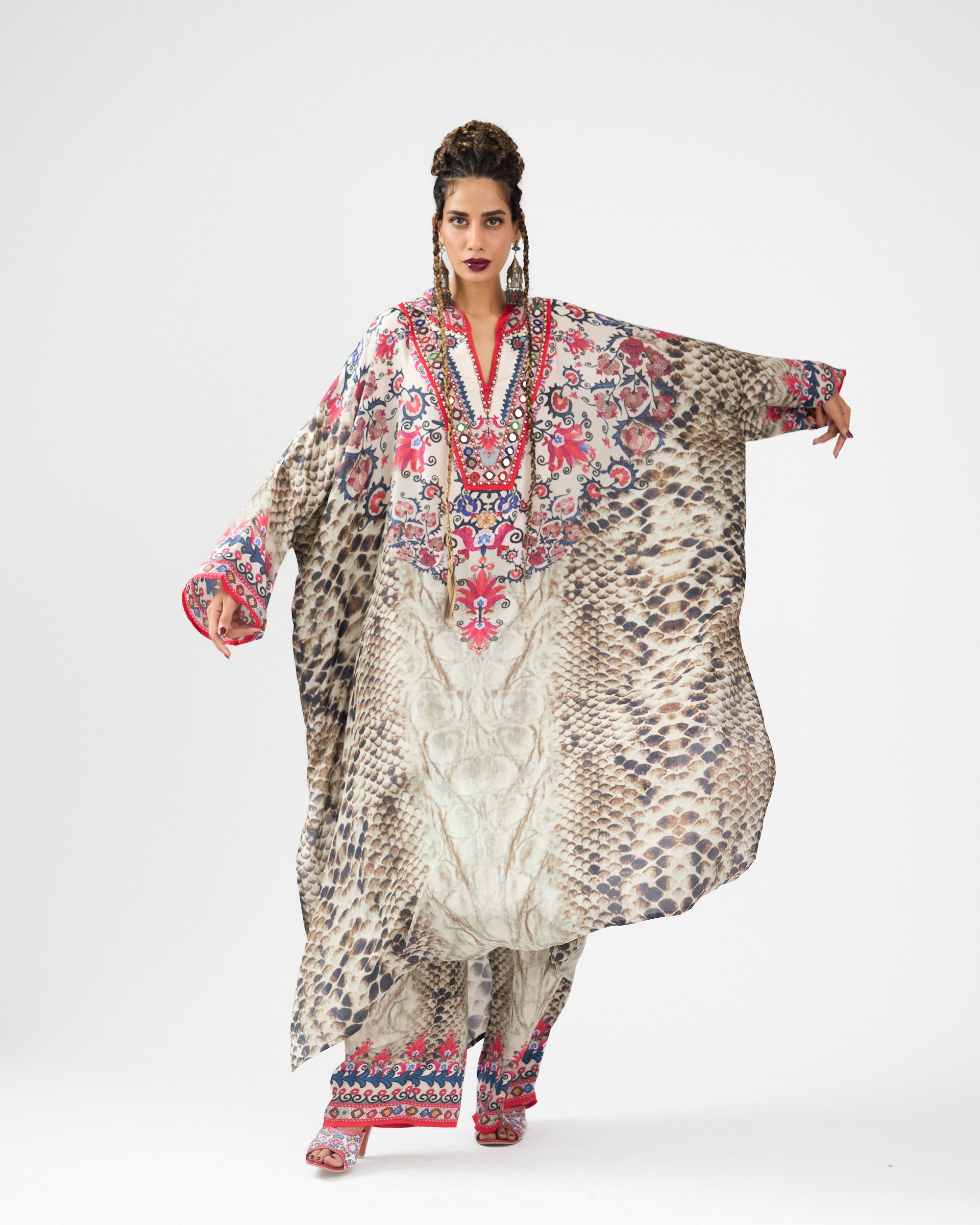 A Bukhara Summer : Vienna - Ivory/Black