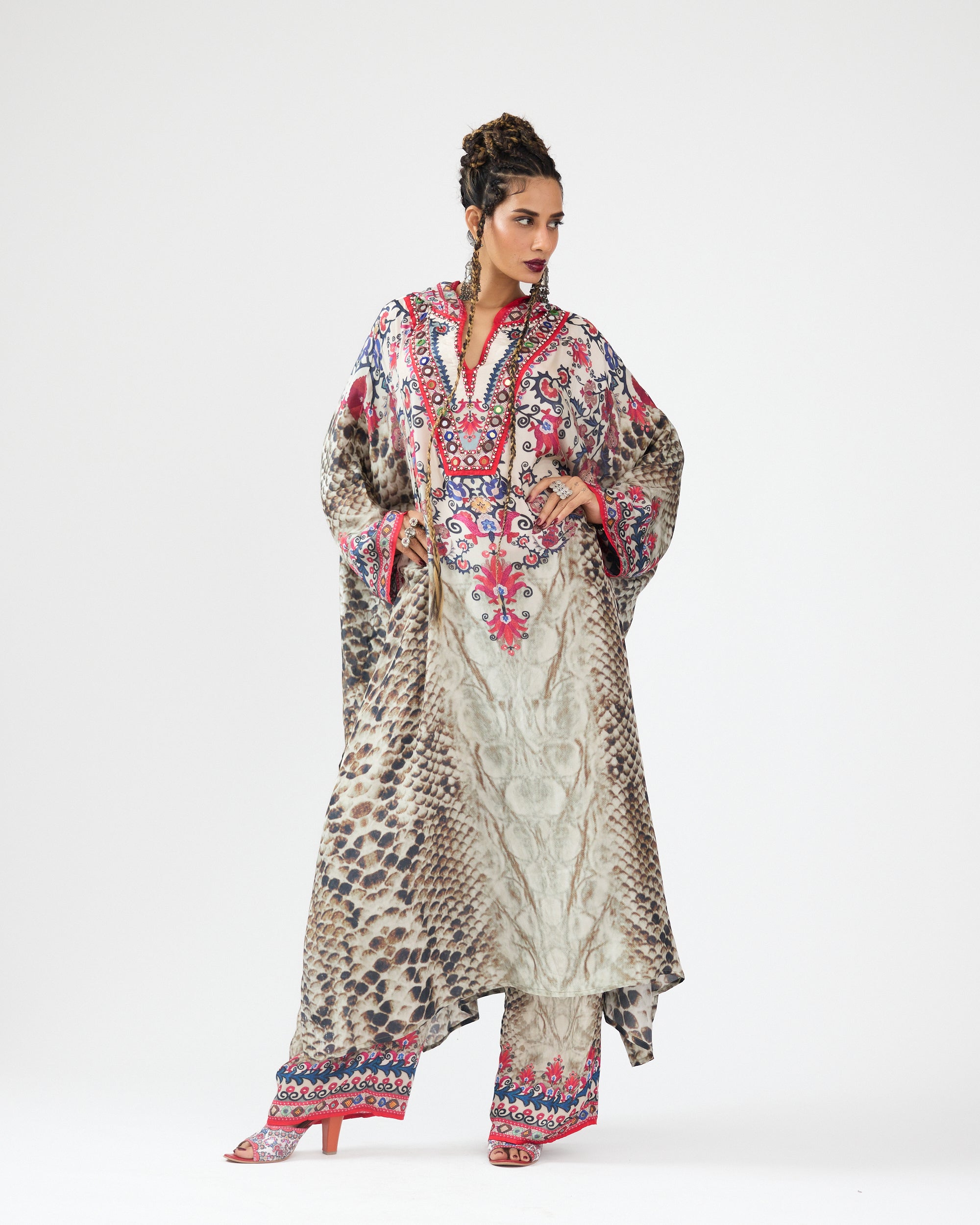 A Bukhara Summer : Vienna - Ivory/Black