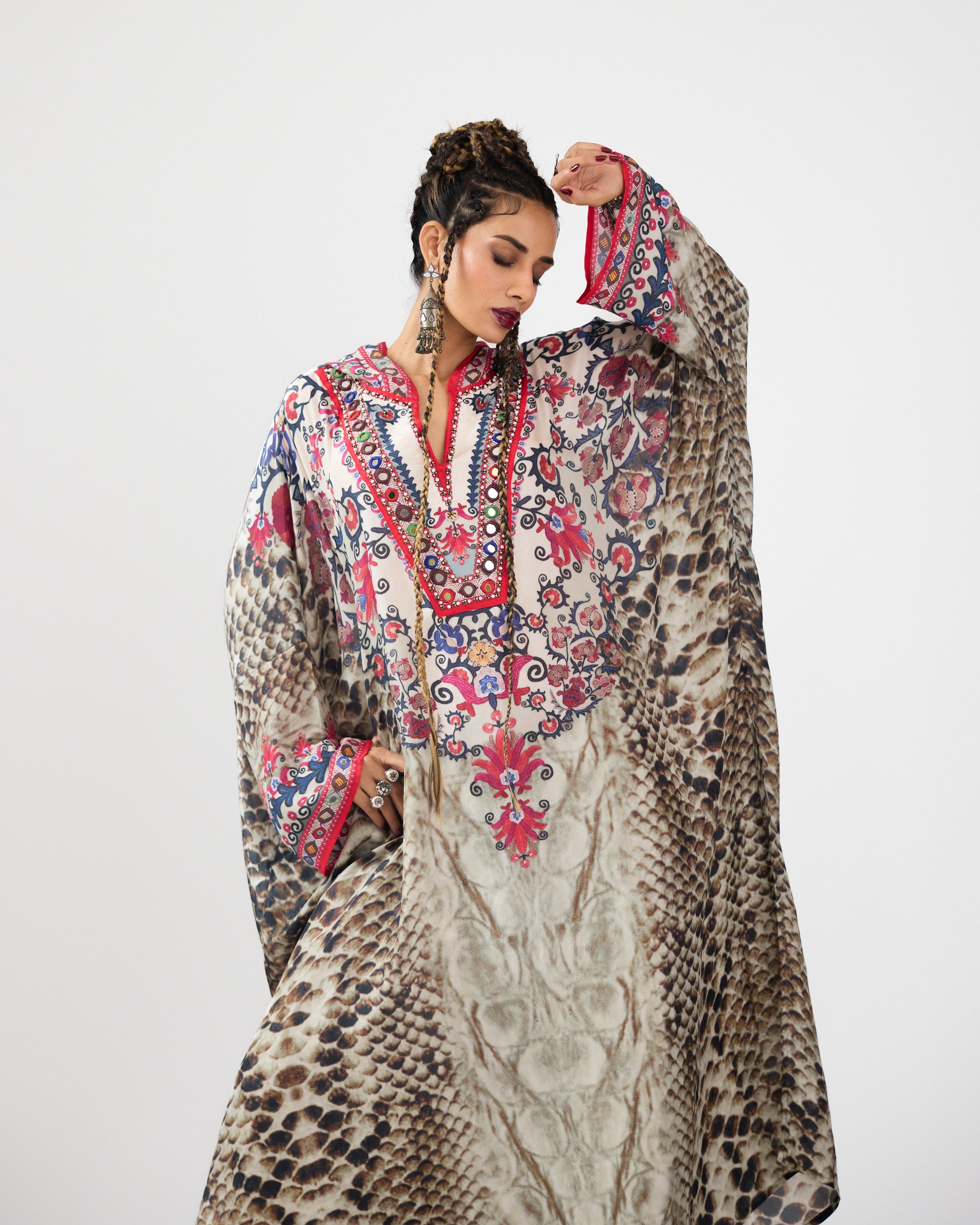 A Bukhara Summer : Vienna - Ivory/Black