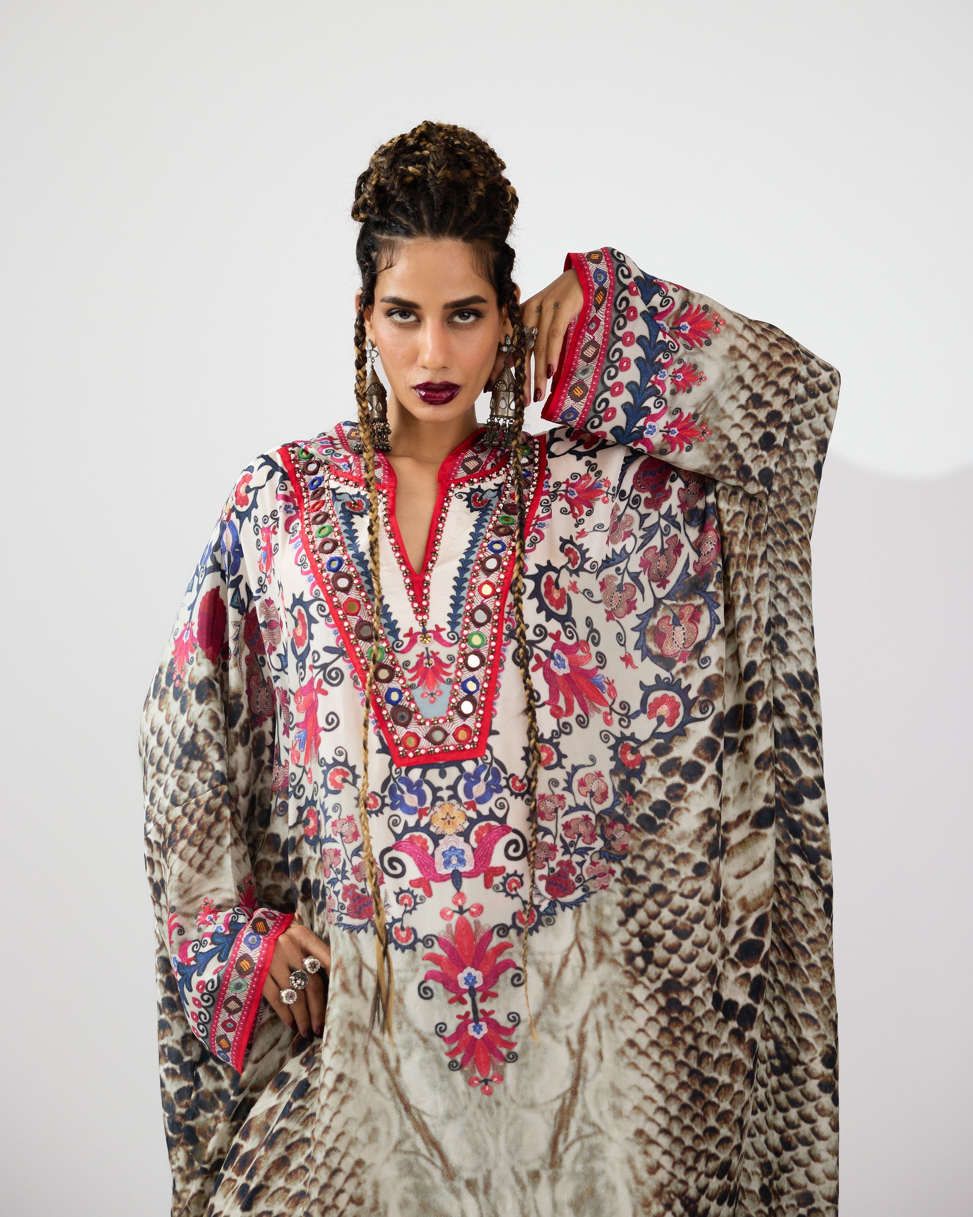 A Bukhara Summer : Vienna - Ivory/Black