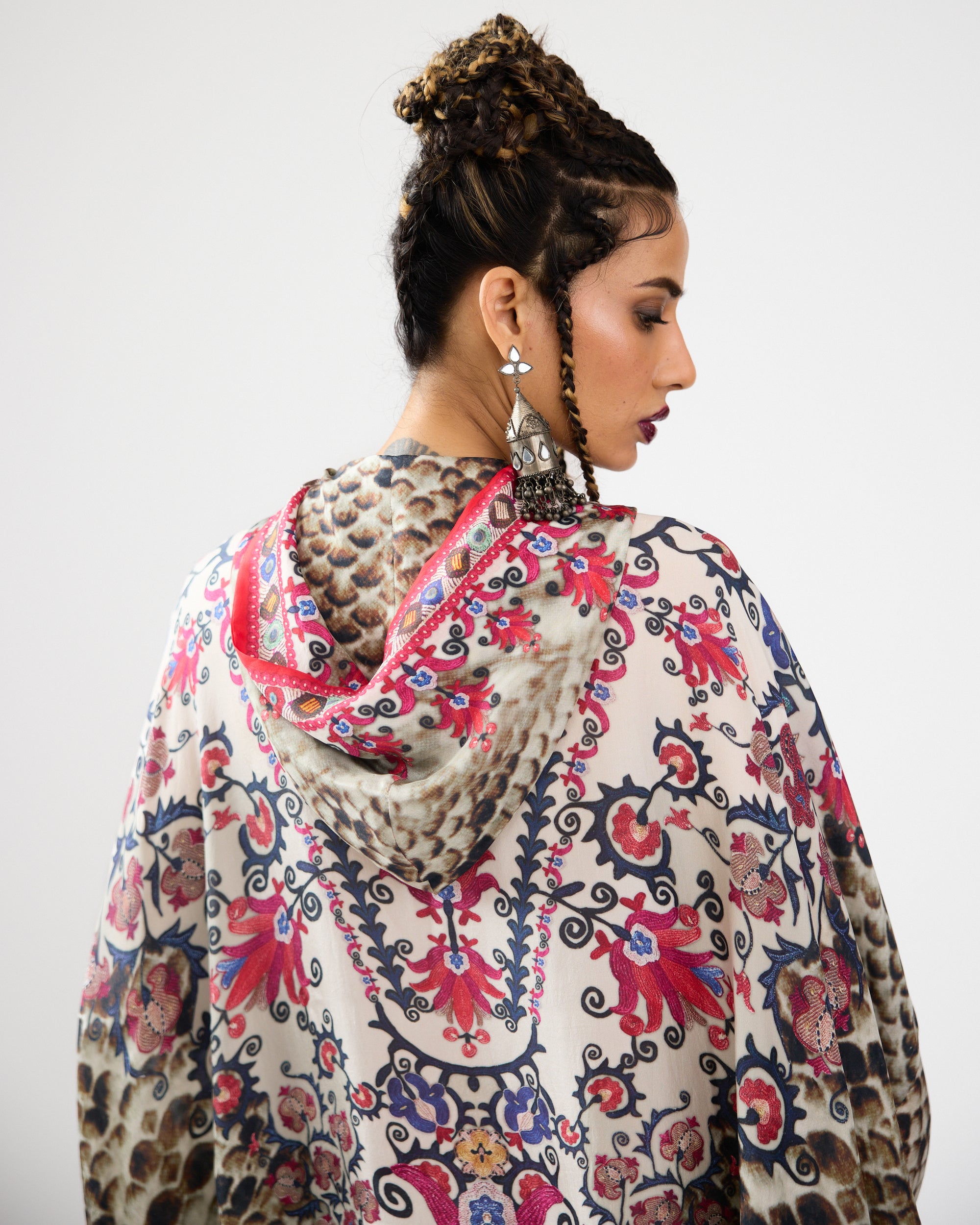 A Bukhara Summer : Vienna - Ivory/Black