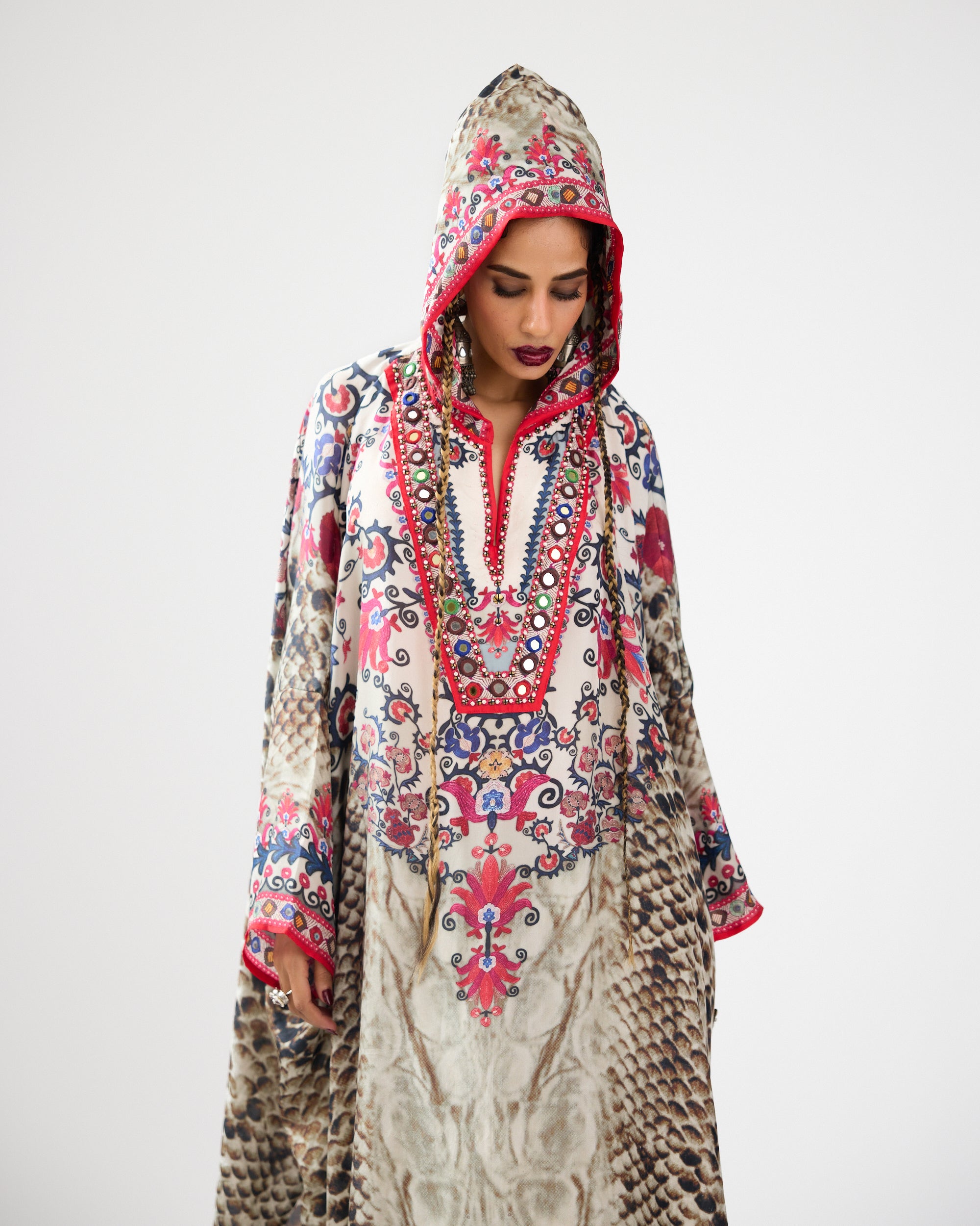 A Bukhara Summer : Vienna - Ivory/Black