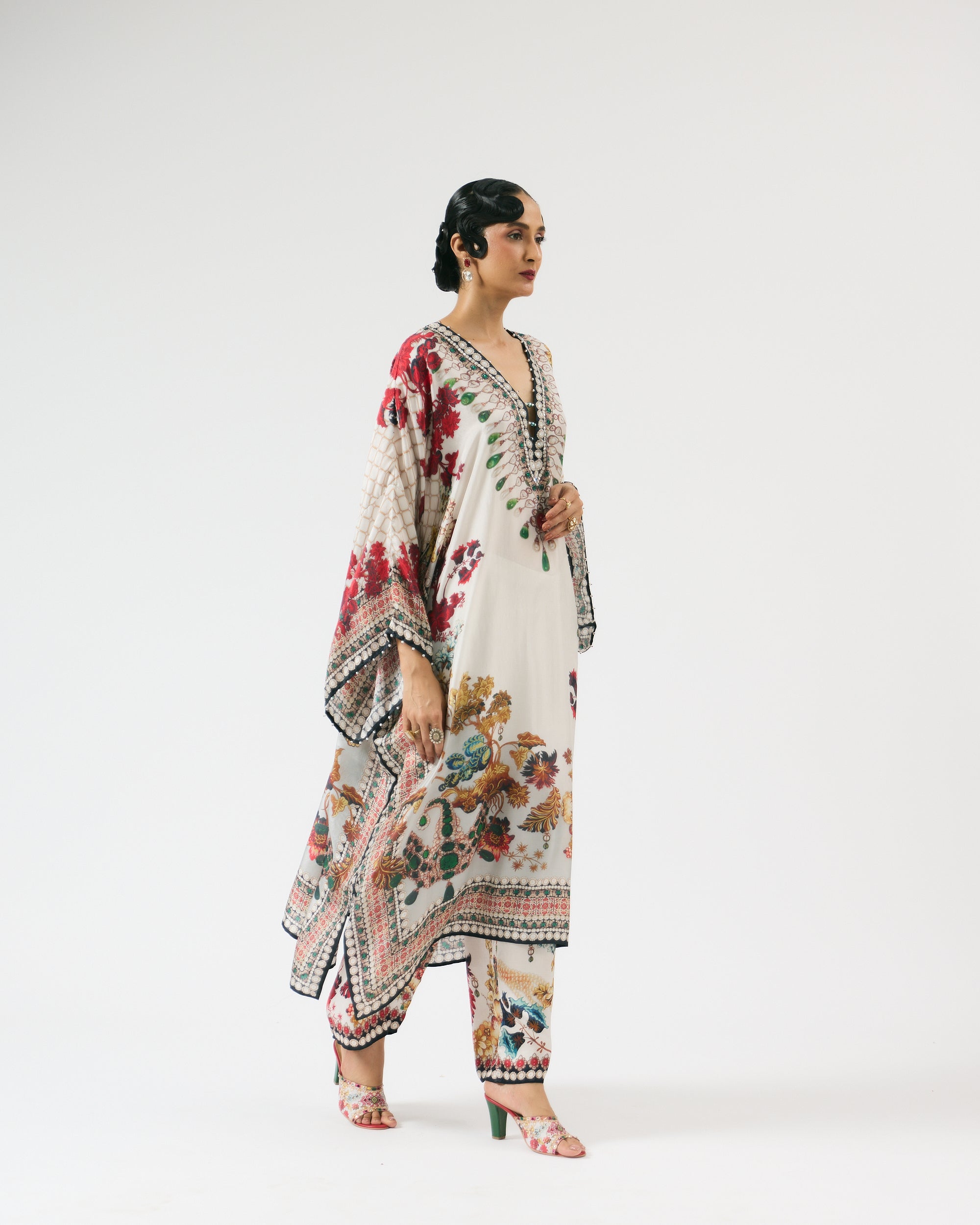 Nizam : Ghufrina - Ivory/Red