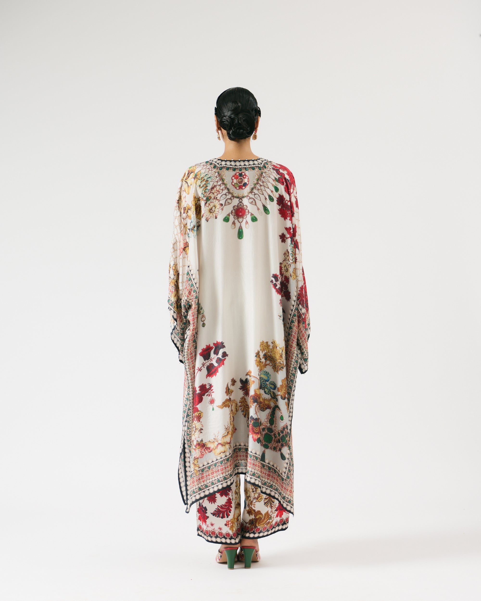 Nizam : Ghufrina - Ivory/Red