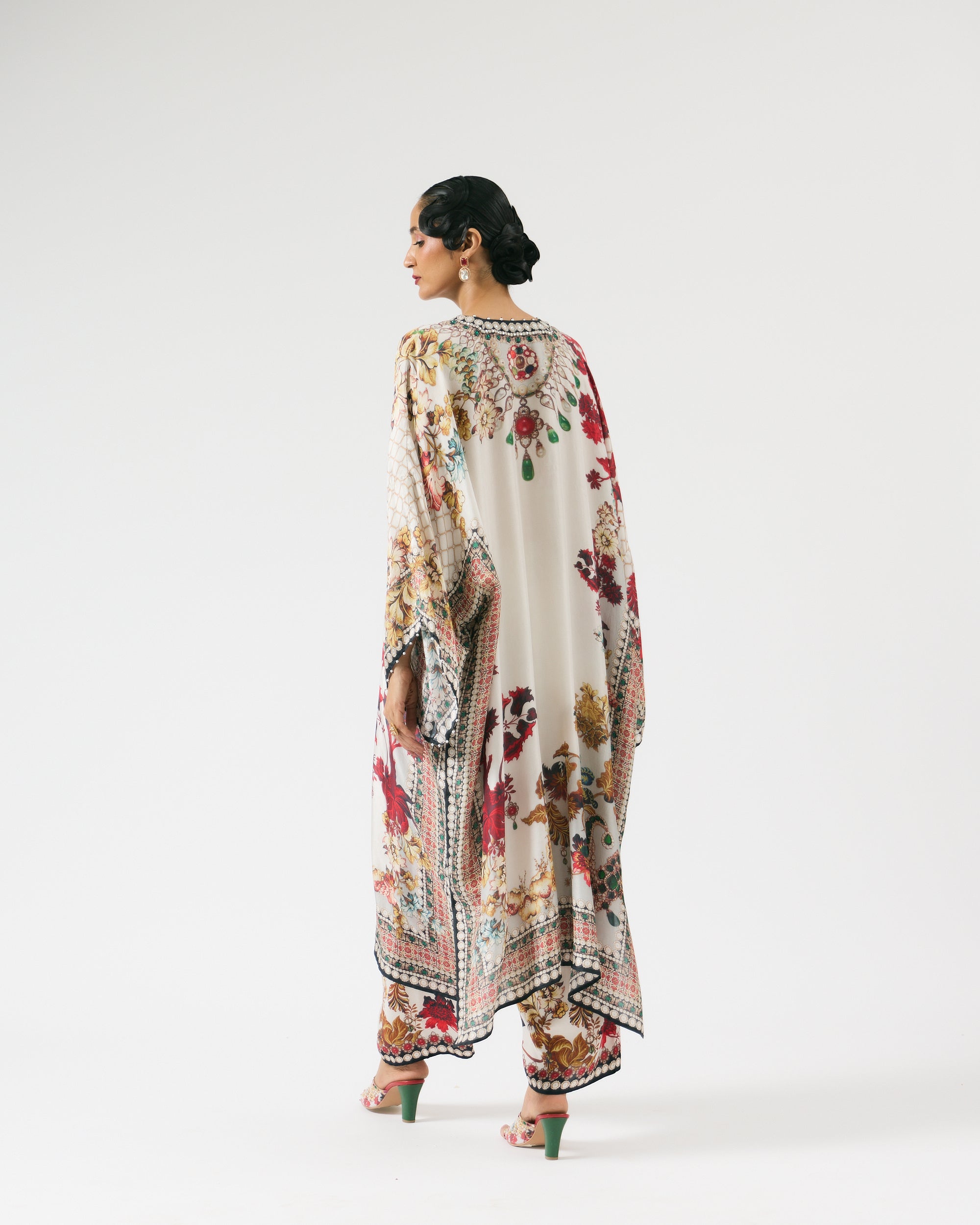 Nizam : Ghufrina - Ivory/Red