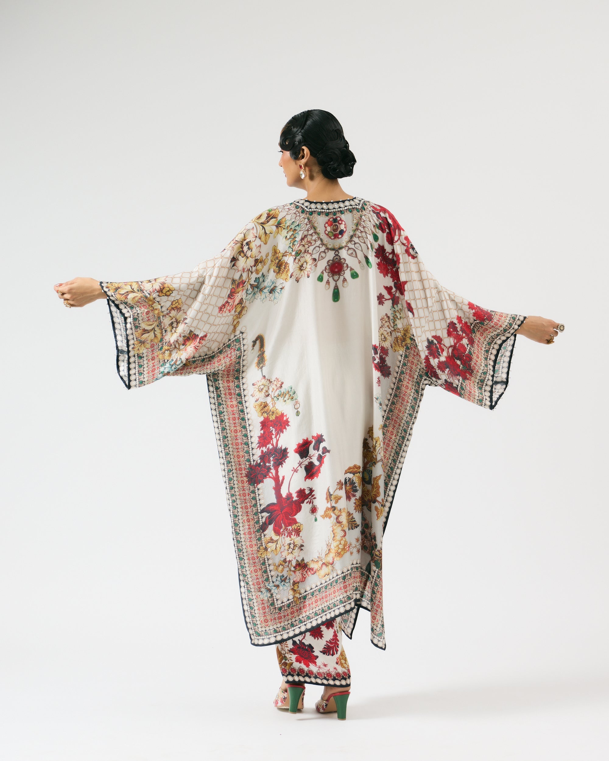 Nizam : Ghufrina - Ivory/Red