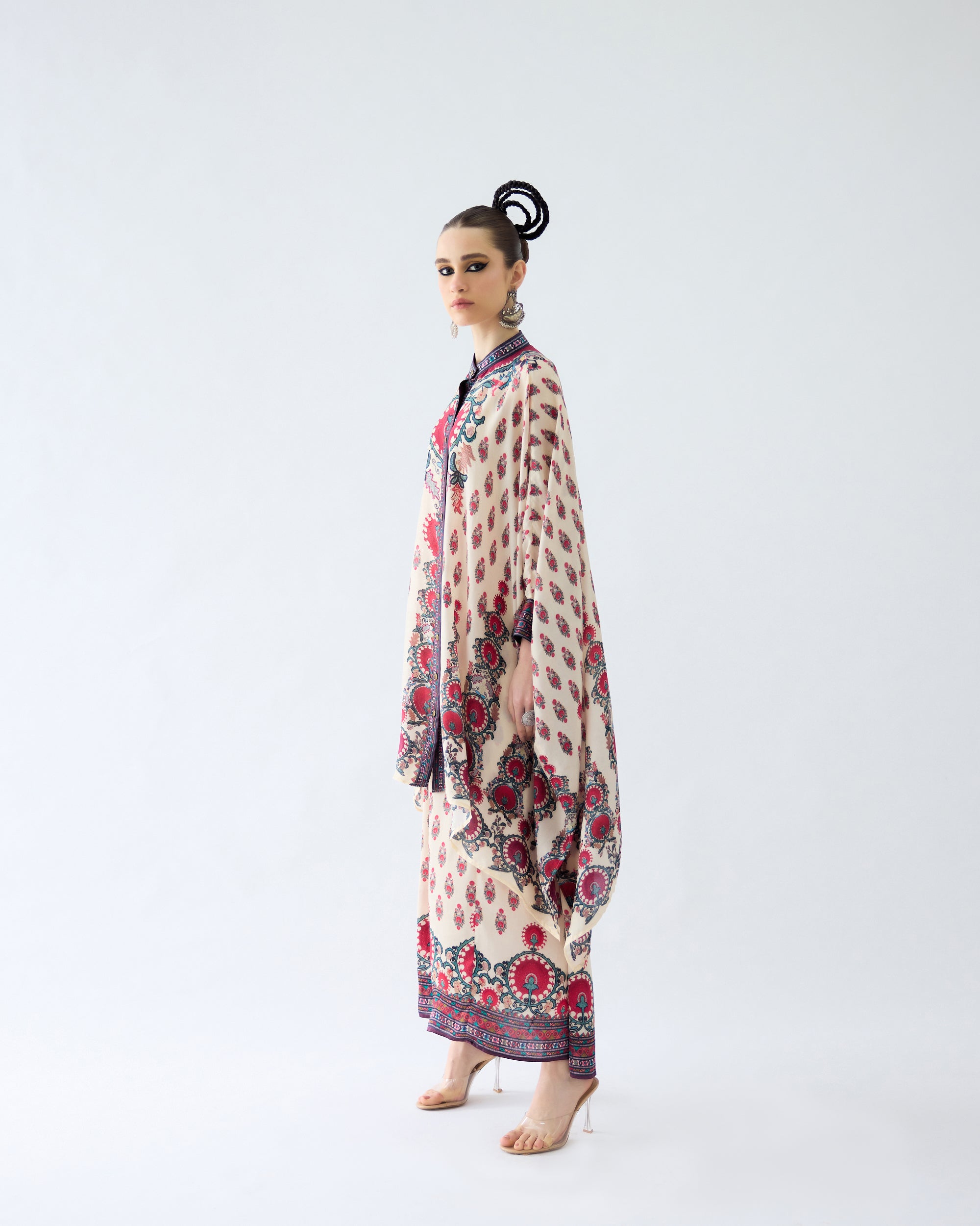 Bukhara : Dakota/Surilee - Maroon