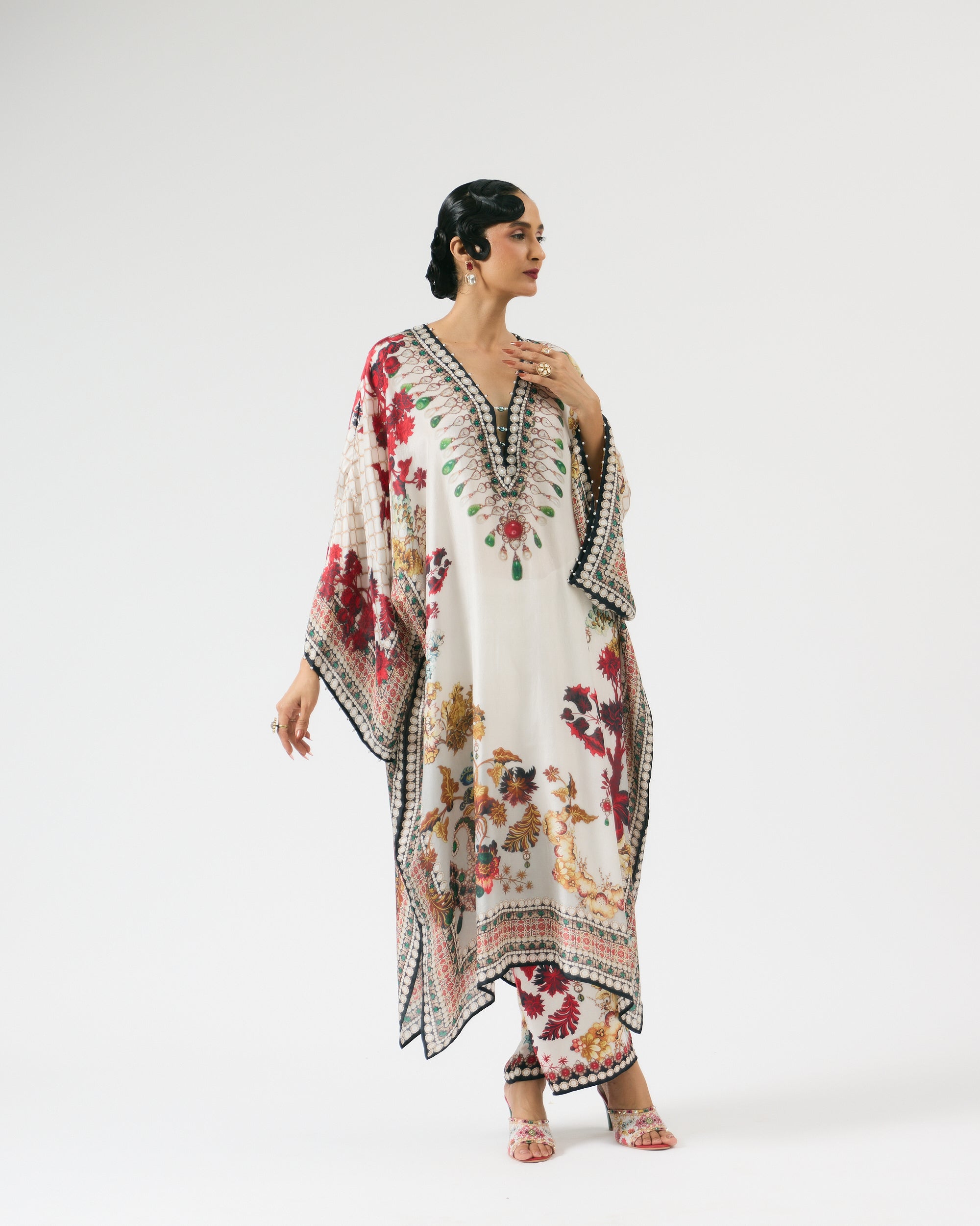 Nizam : Ghufrina - Ivory/Red