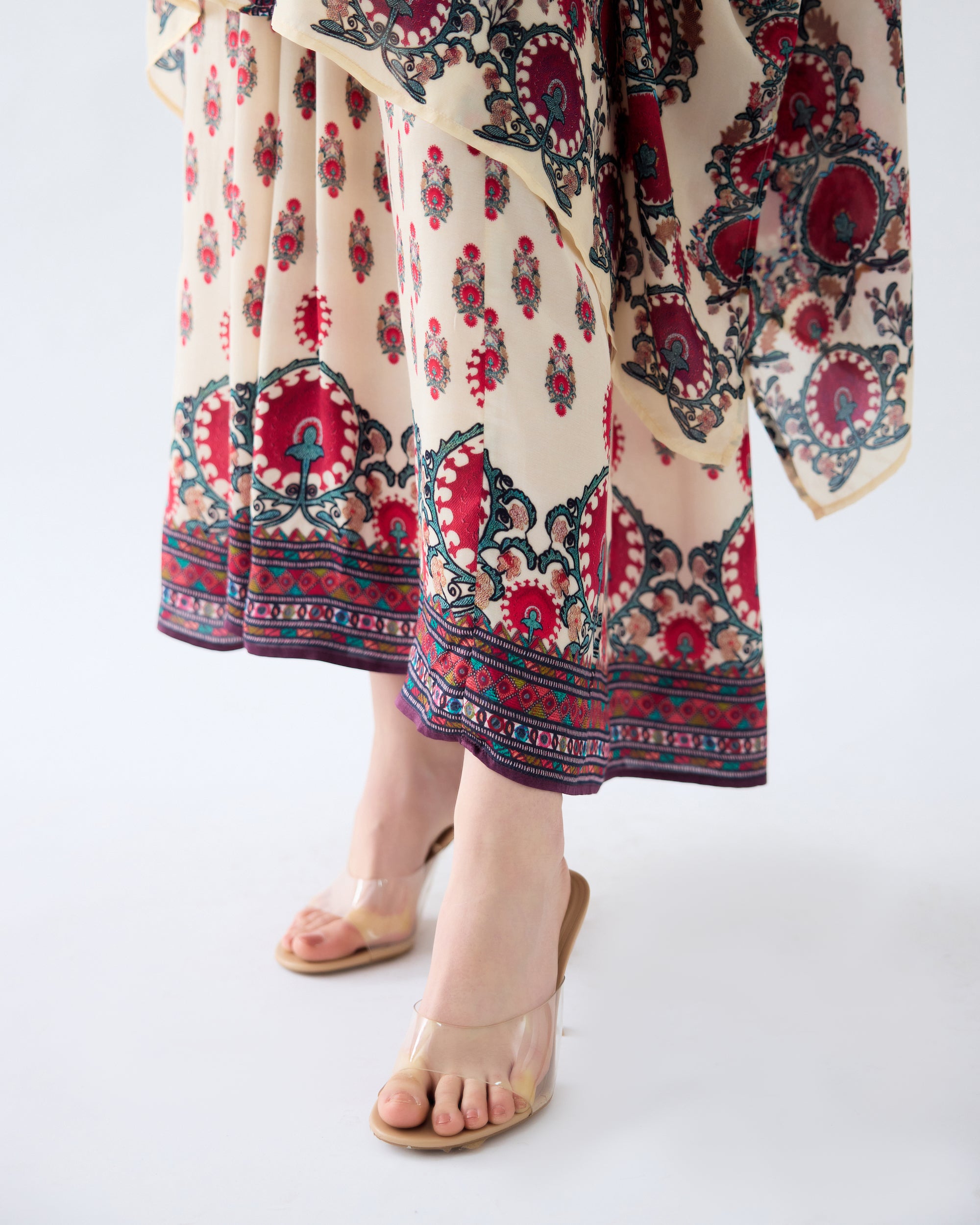 Bukhara : Dakota/Surilee - Maroon